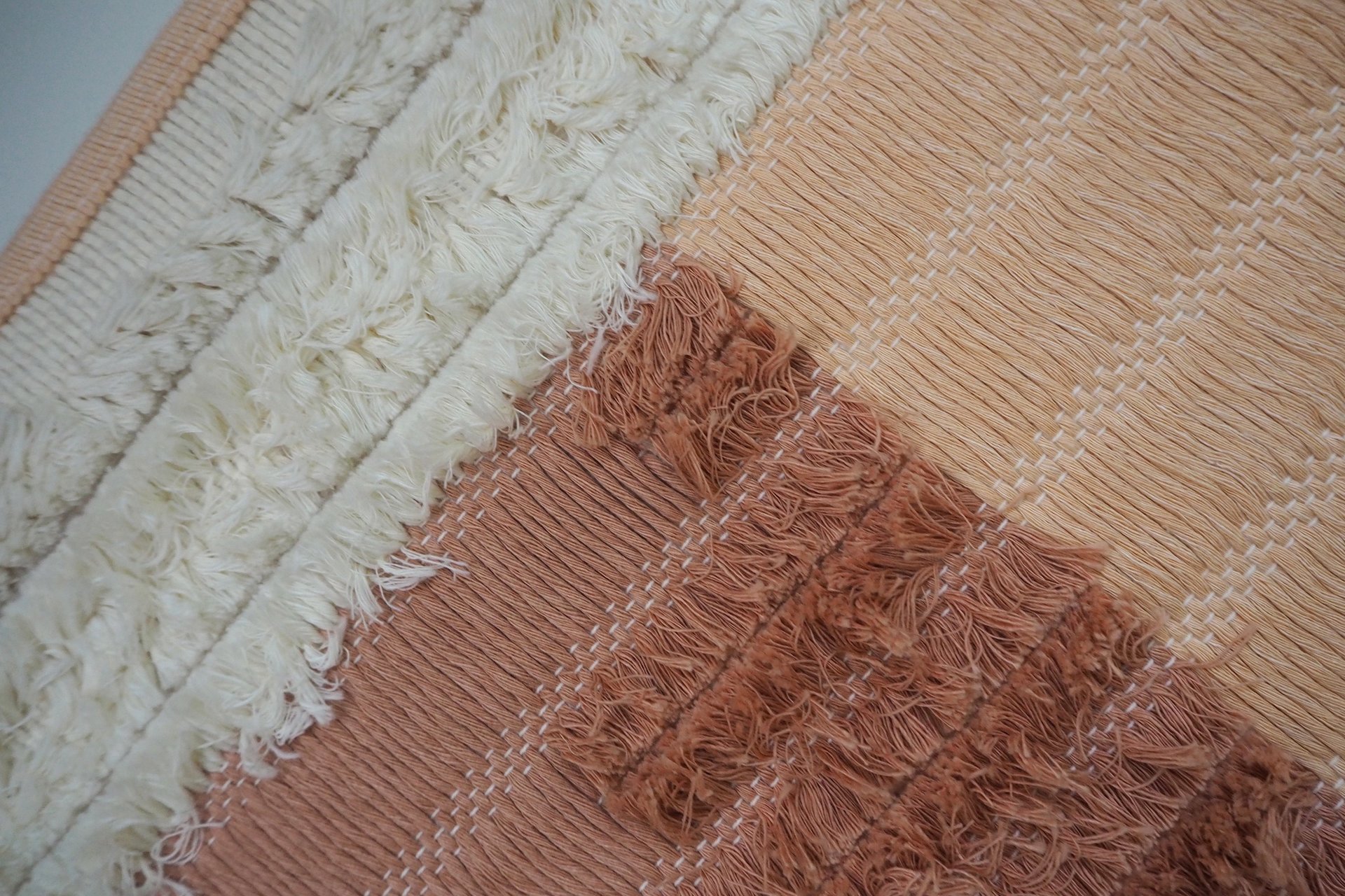 Vintage wall hanging | Long wall hanging | Vintage pink wall hanging | Scandinavian woven textile | Made in Finland