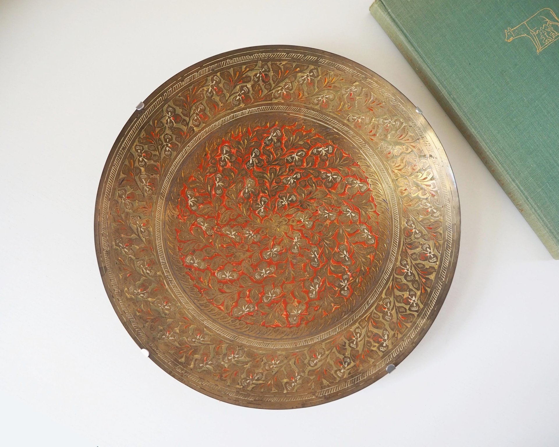 Vintage brass wall plate | Decorative wall plate | Engraved brass plate | Vintage brass plate | Brass wall plate