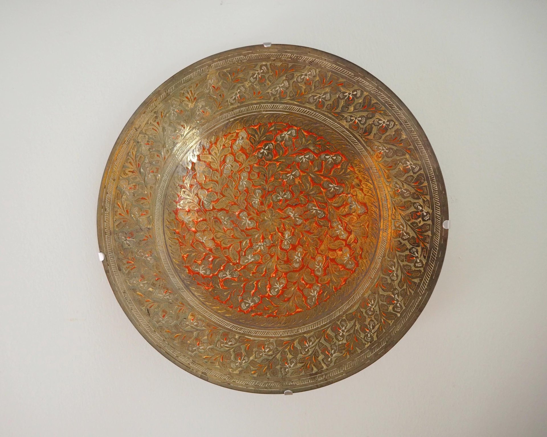 Vintage brass wall plate | Decorative wall plate | Engraved brass plate | Vintage brass plate | Brass wall plate