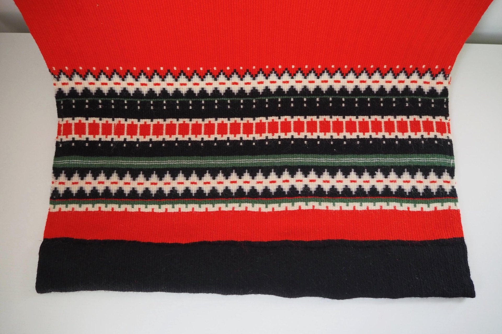 Vintage wall hanging | Large wall hanging | Scandinavian woven textile | Geometrical wall hanging | Large Scandinavian wall hanging