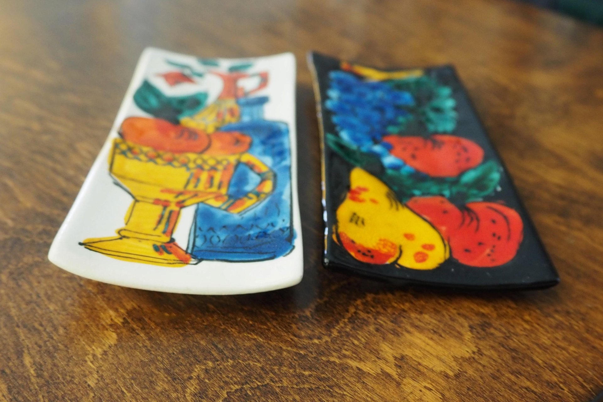 Set of two vintage wall plates | Decorative wall plates | Kitchen wall plates | Ceramic wall plates