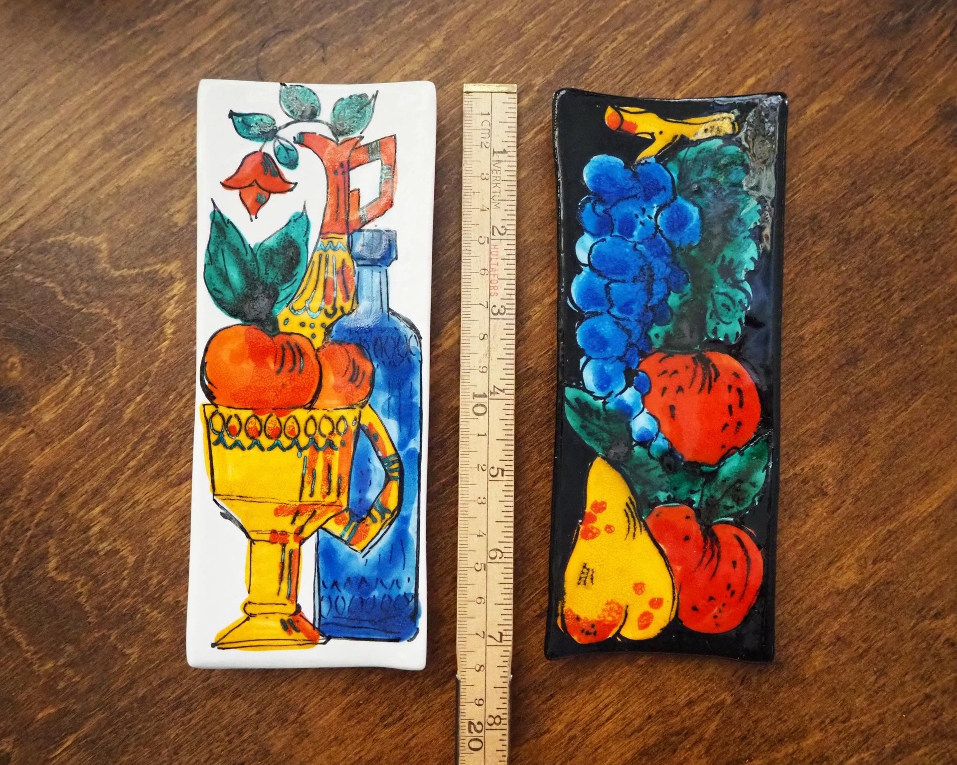 Set of two vintage wall plates | Decorative wall plates | Kitchen wall plates | Ceramic wall plates