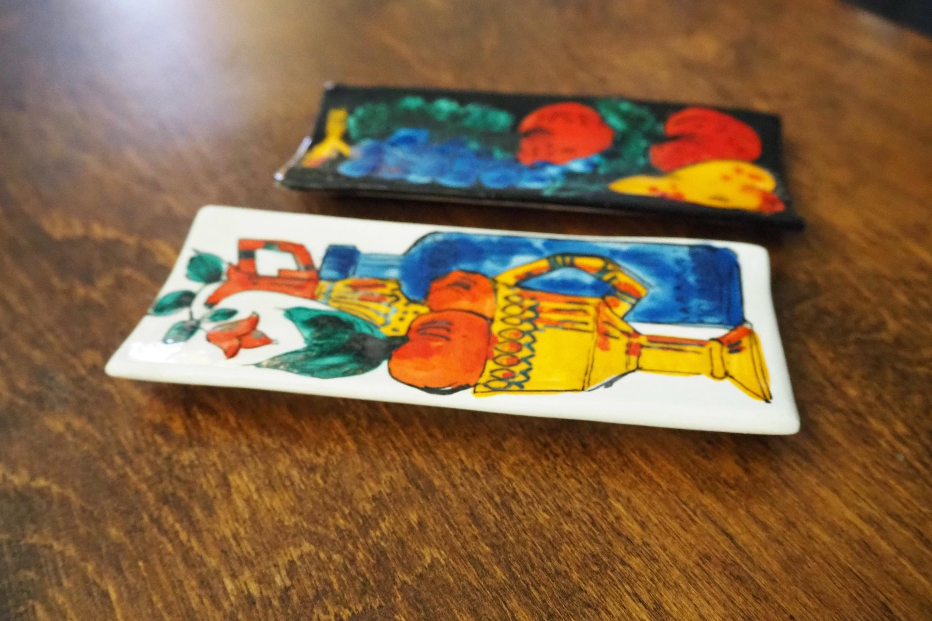 Set of two vintage wall plates | Decorative wall plates | Kitchen wall plates | Ceramic wall plates