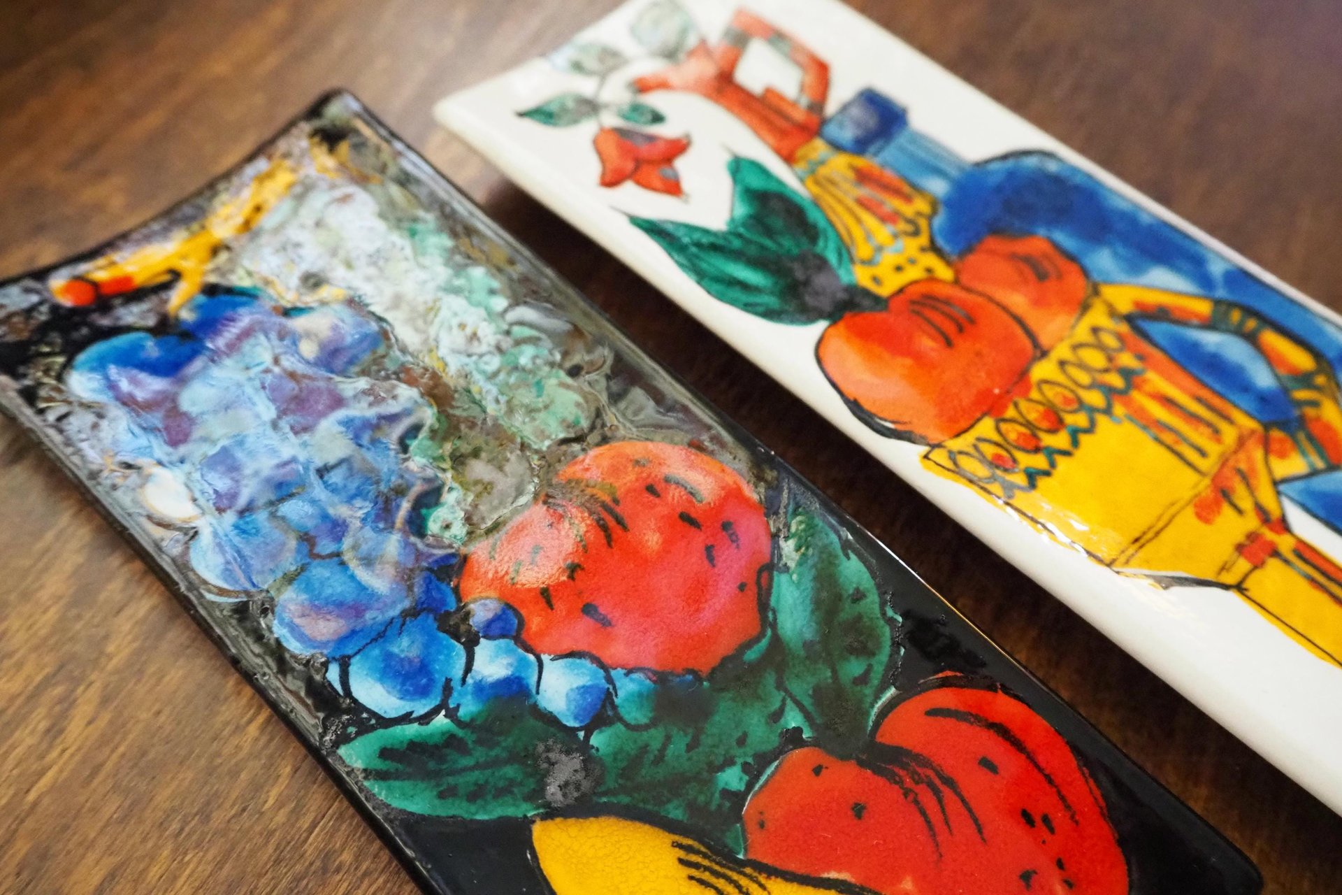 Set of two vintage wall plates | Decorative wall plates | Kitchen wall plates | Ceramic wall plates