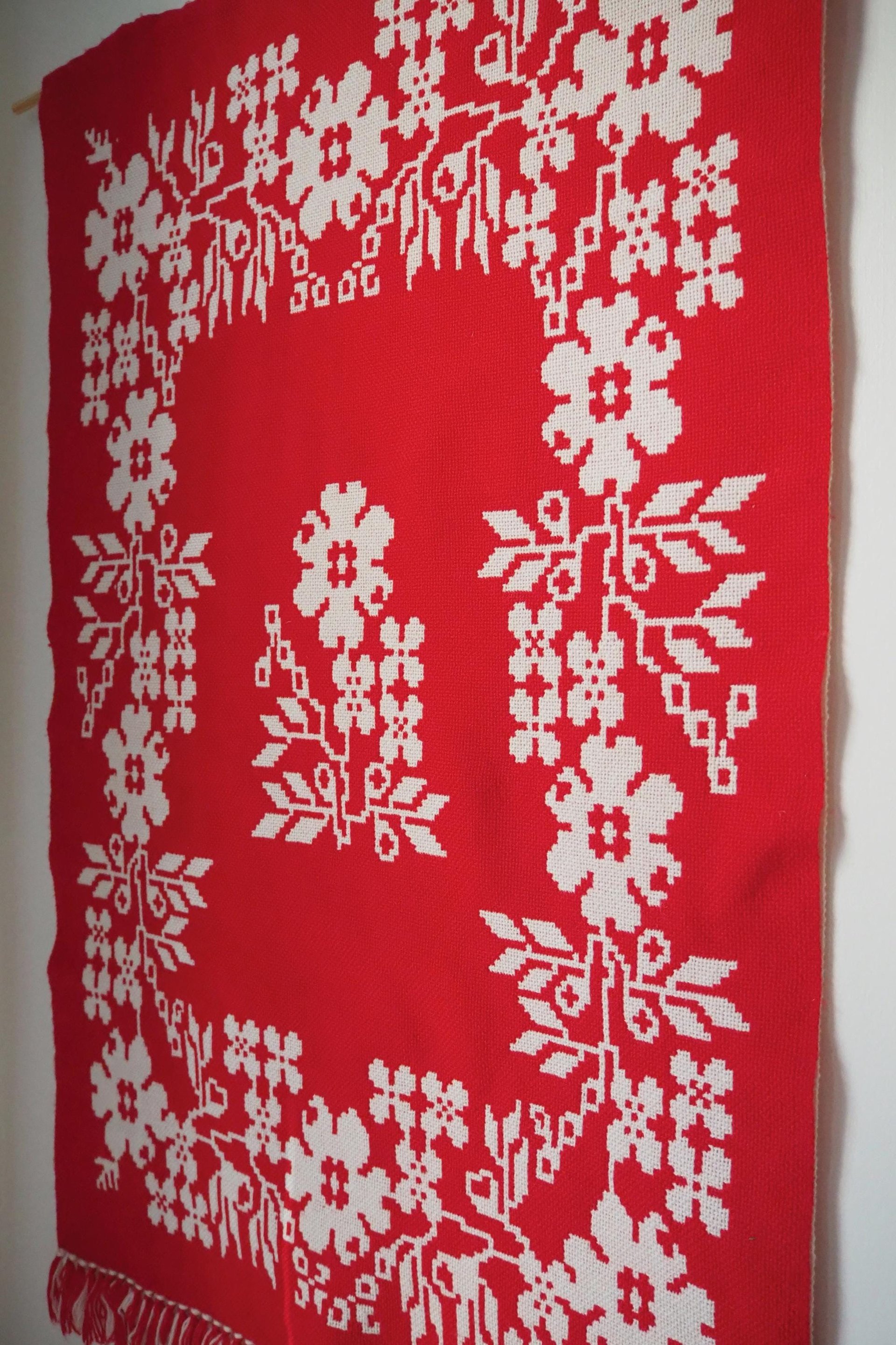Vintage wall hanging | Floral red and white wall hanging | Scandinavian wall hanging | Vintage wall tapestry | Handmade wall tapestry