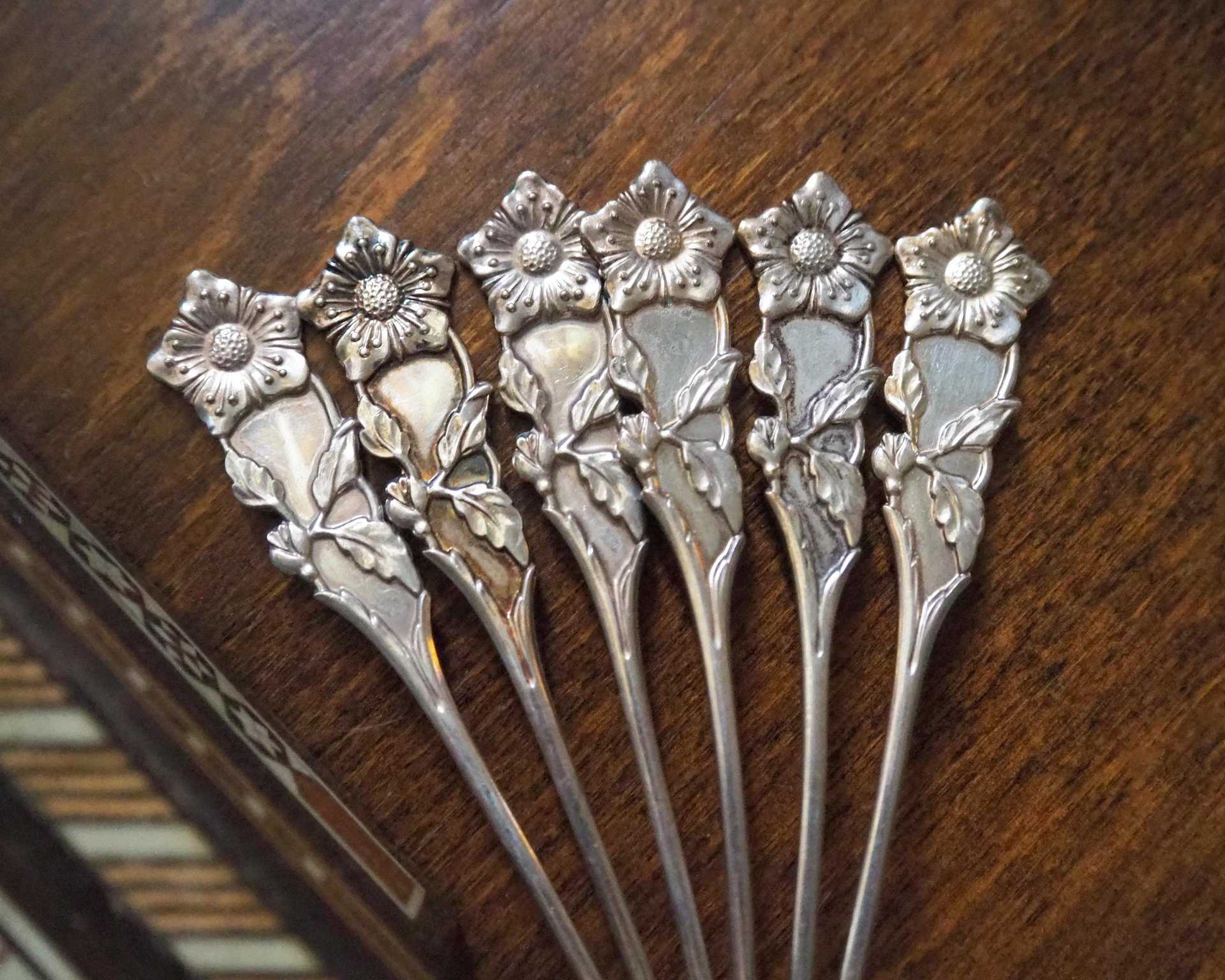 Set of six vintage teaspoons | Large alpacca silver teaspoons | Matching teaspoons | Floral teaspoon set | Vintage alpacca teaspoons