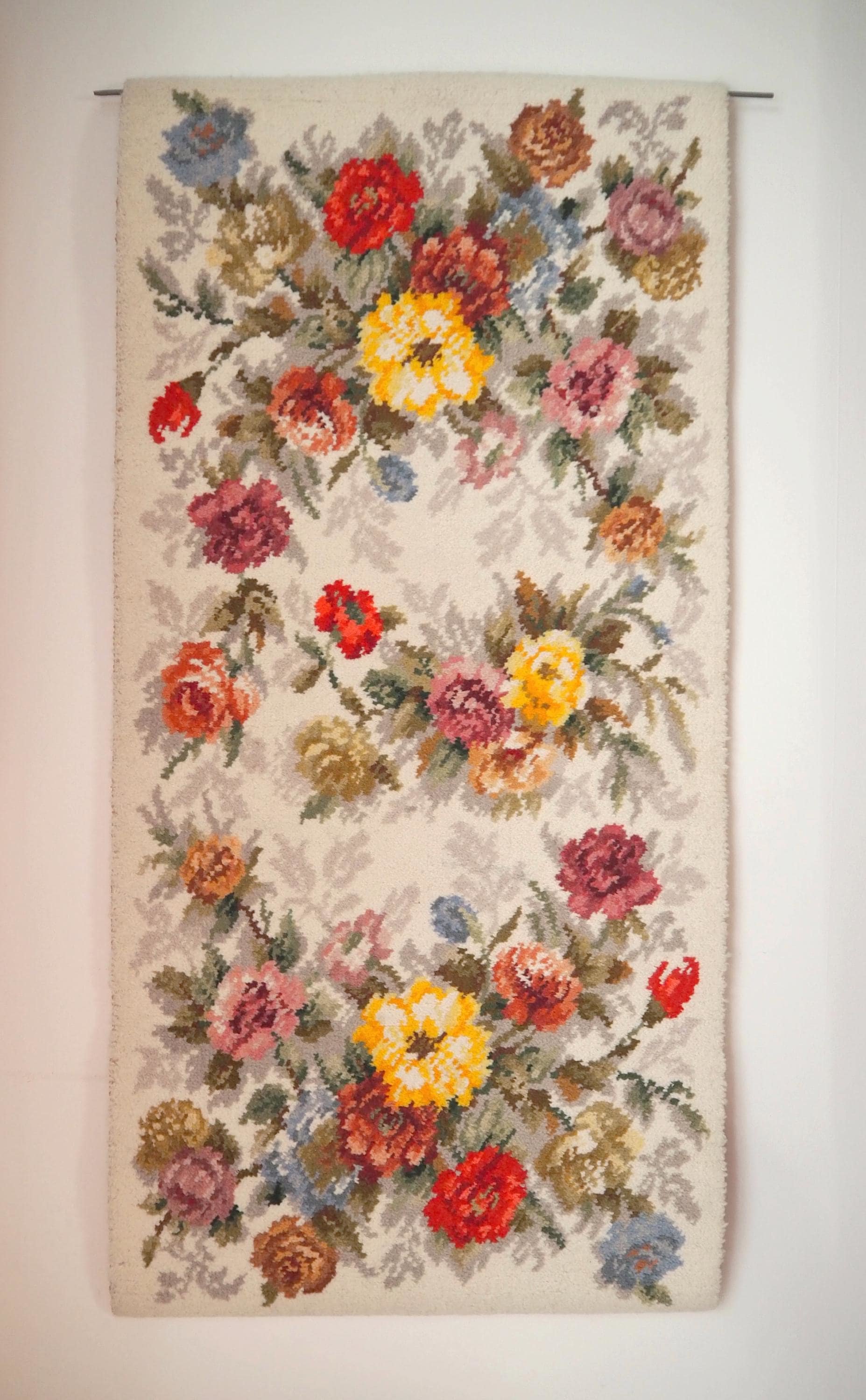 Vintage wall hanging | Floral wall rug | Vintage floral rug | Floral wall hanging | Retro wall hanging | Vintage rug