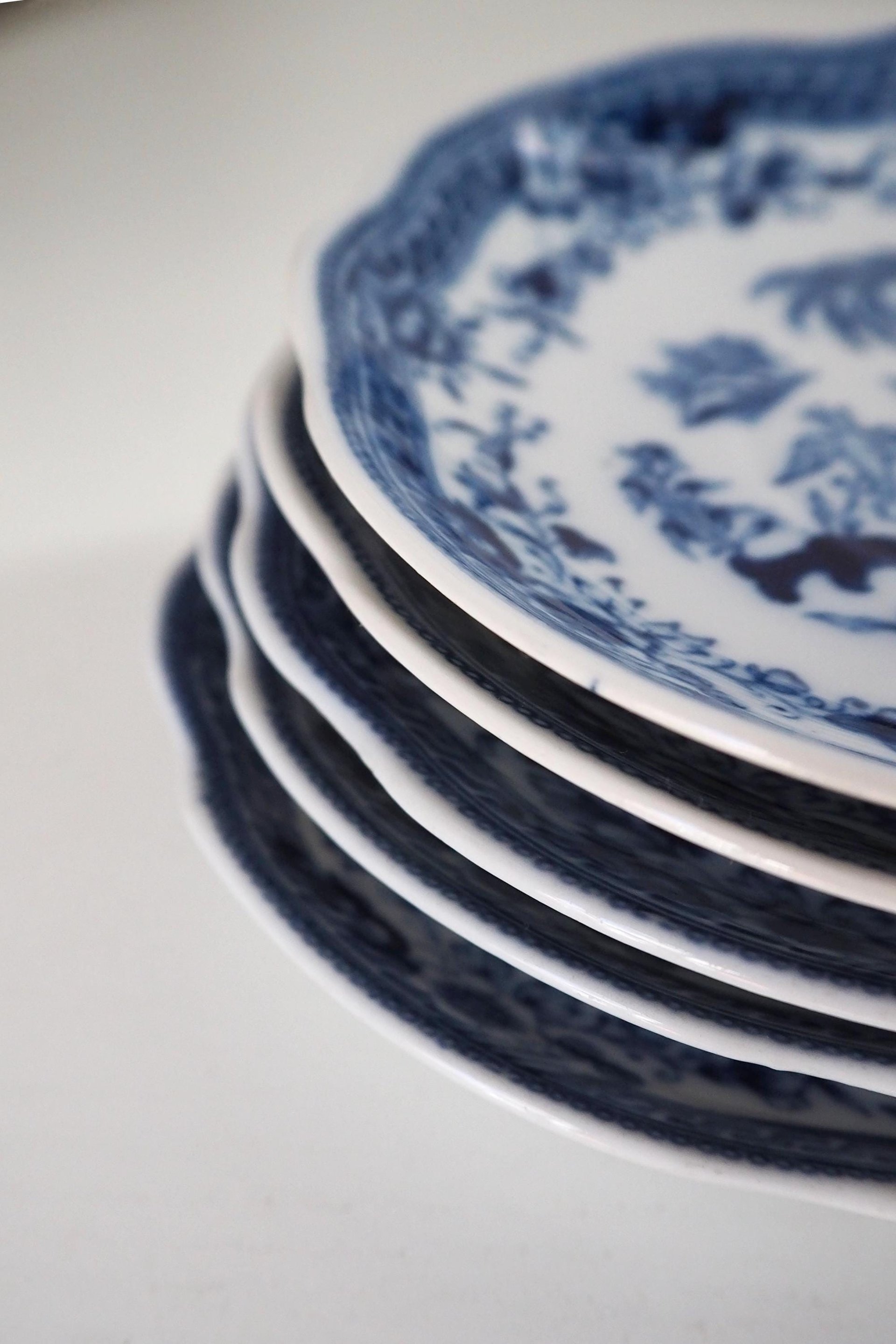 Vintage Arabia plates | Arabia Singapore saucers | Set of five Arabia Singapore saucers | Decorative blue and white plates | Arabia Finland