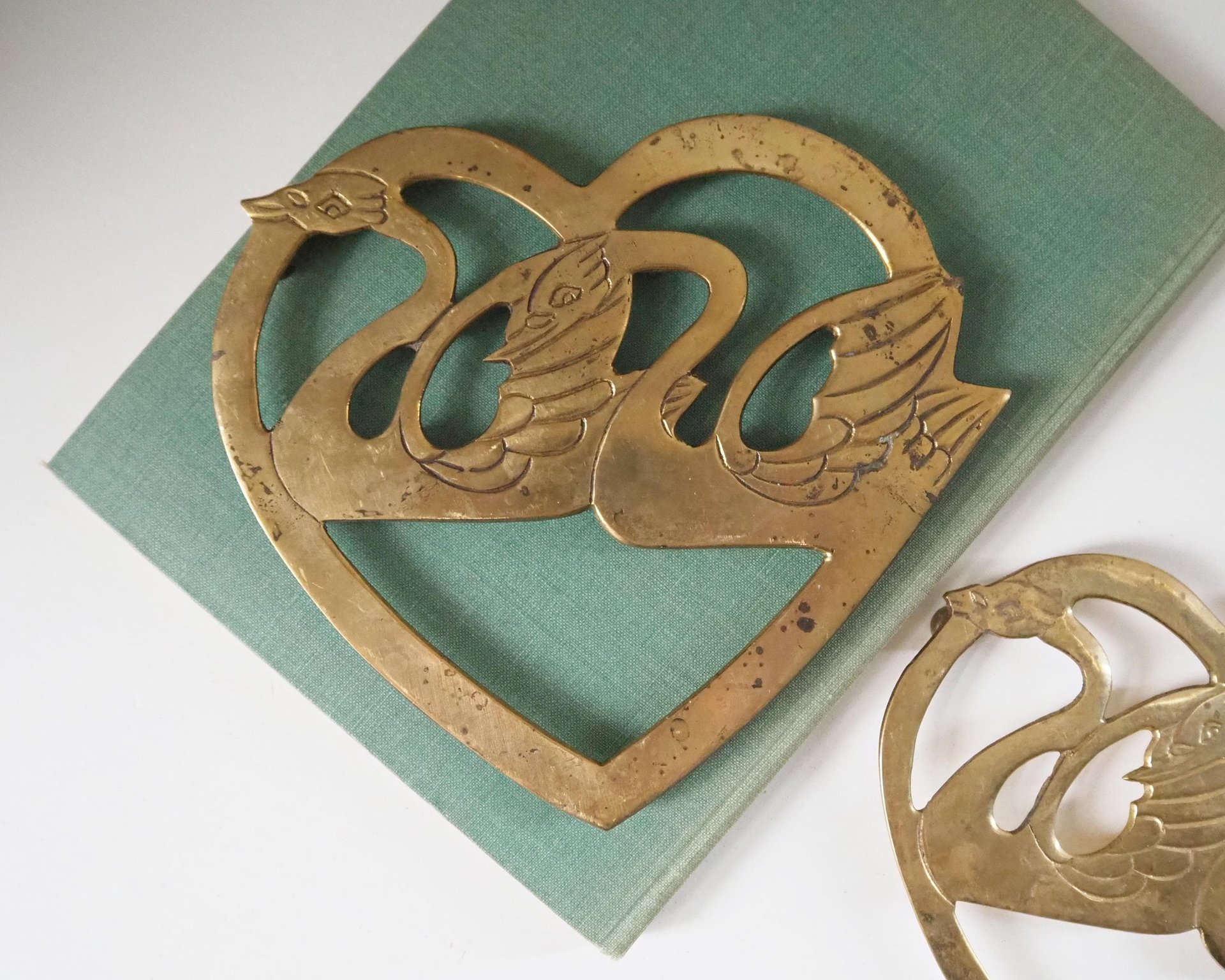 Vintage brass trivets | Set of two matching swan trivets | Heart shaped brass trivets | Brass trivets | Vintage kitchenware | Swan trivets