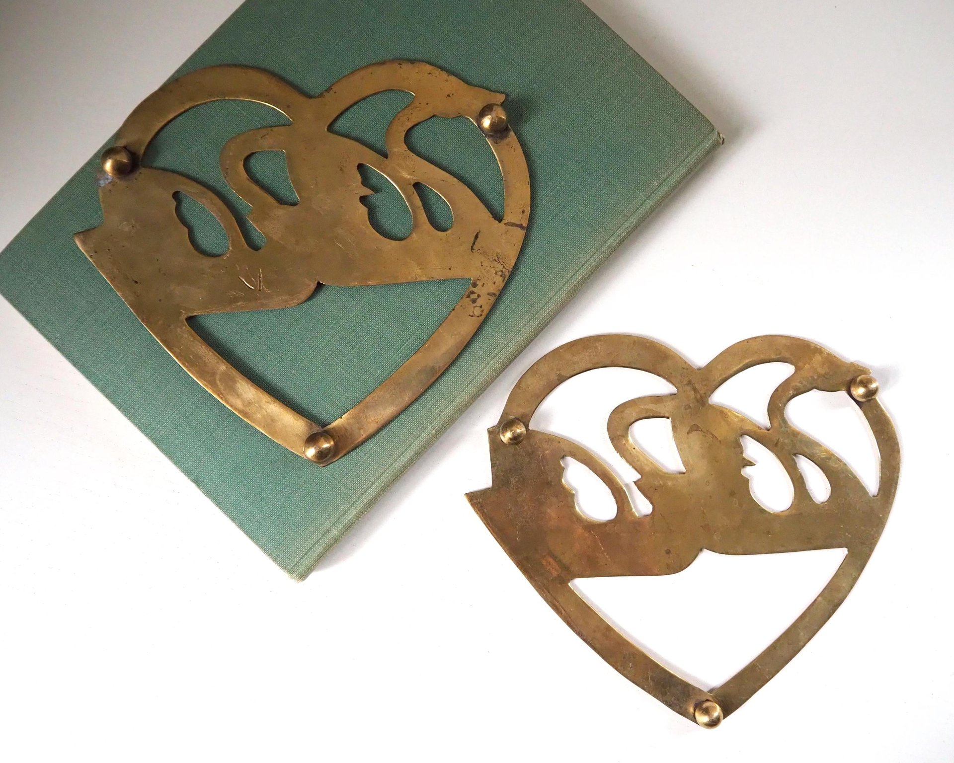 Vintage brass trivets | Set of two matching swan trivets | Heart shaped brass trivets | Brass trivets | Vintage kitchenware | Swan trivets