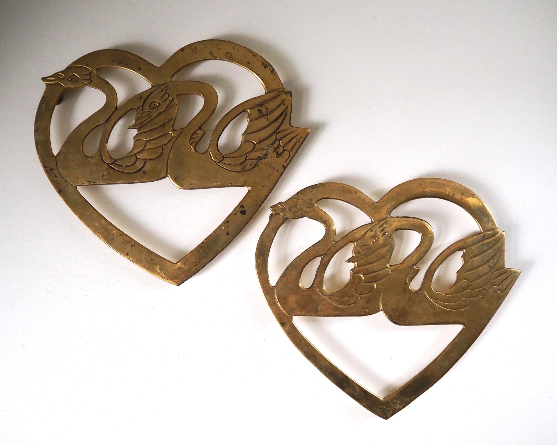 Vintage brass trivets | Set of two matching swan trivets | Heart shaped brass trivets | Brass trivets | Vintage kitchenware | Swan trivets