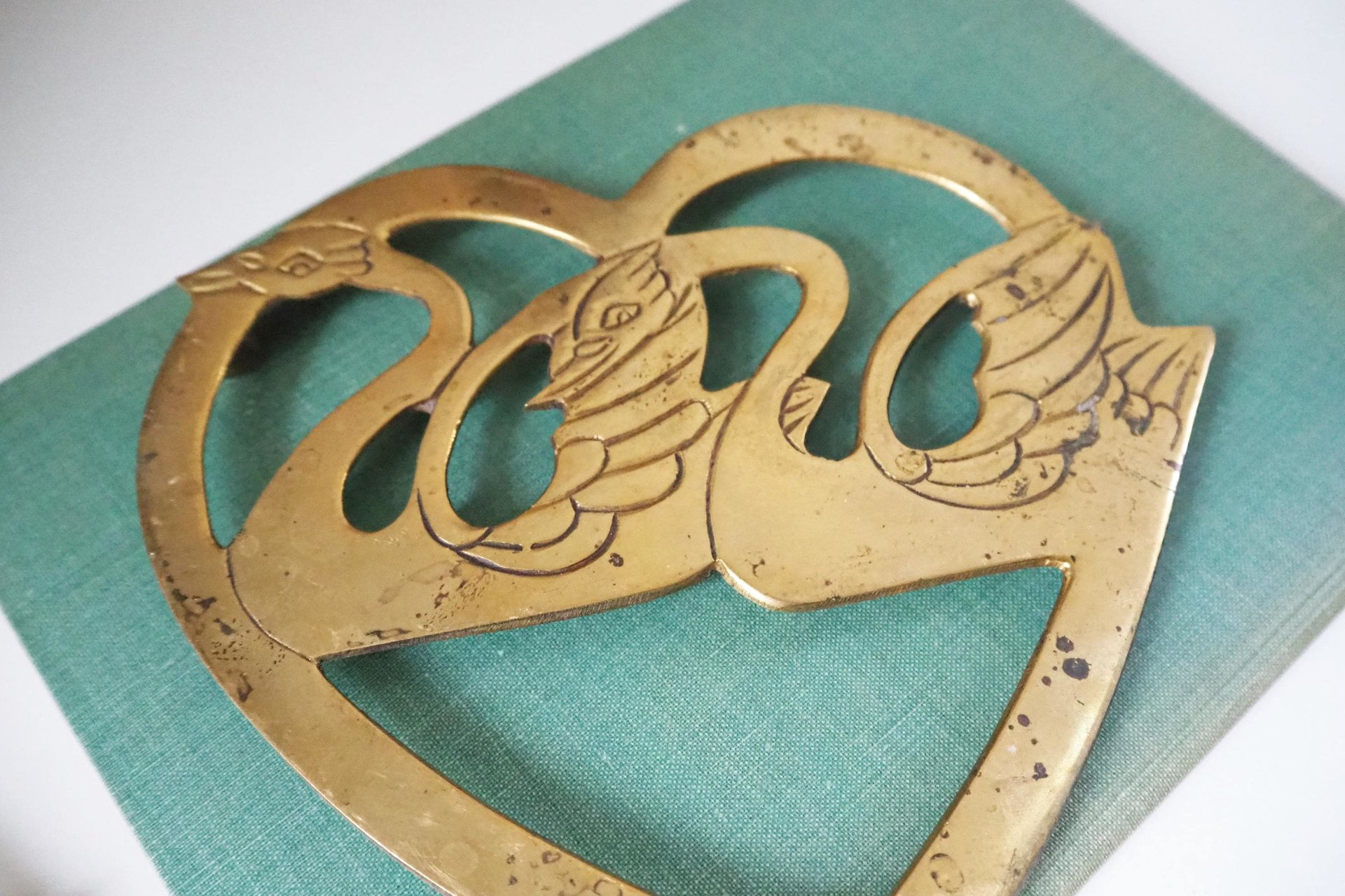 Vintage brass trivets | Set of two matching swan trivets | Heart shaped brass trivets | Brass trivets | Vintage kitchenware | Swan trivets