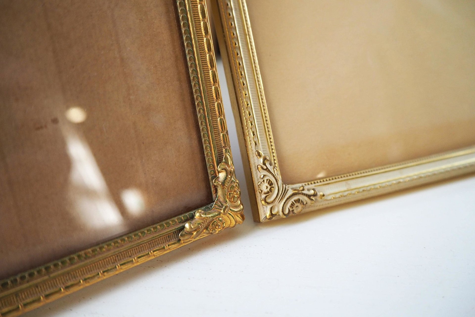 Set of two vintage photo frames | Vintage brass frames | Mismatched vintage frames | Vintage brass frame set 18x24 cm | Vintage brass frames