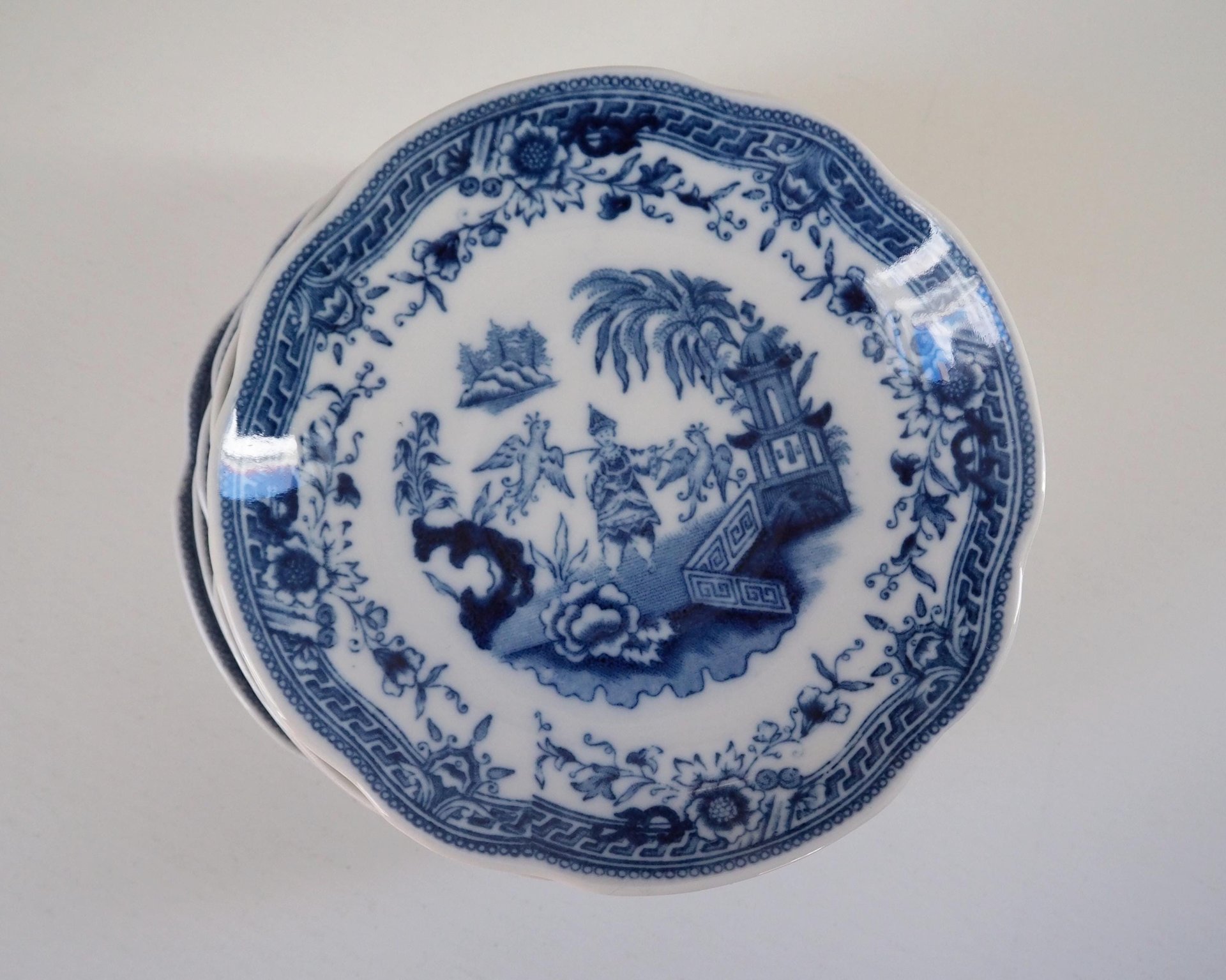 Vintage Arabia plates | Arabia Singapore saucers | Set of five Arabia Singapore saucers | Decorative blue and white plates | Arabia Finland