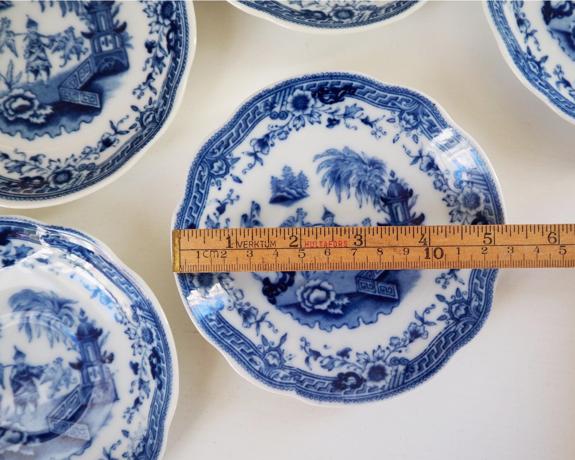 Vintage Arabia plates | Arabia Singapore saucers | Set of five Arabia Singapore saucers | Decorative blue and white plates | Arabia Finland