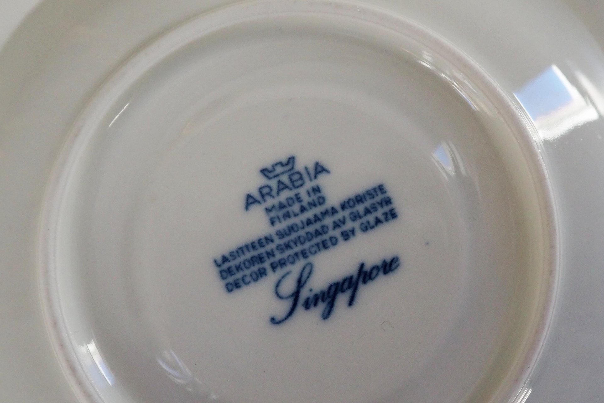 Vintage Arabia plates | Arabia Singapore saucers | Set of five Arabia Singapore saucers | Decorative blue and white plates | Arabia Finland
