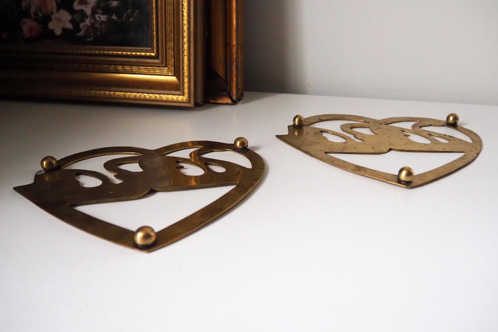 Vintage brass trivets | Set of two matching swan trivets | Heart shaped brass trivets | Brass trivets | Vintage kitchenware | Swan trivets