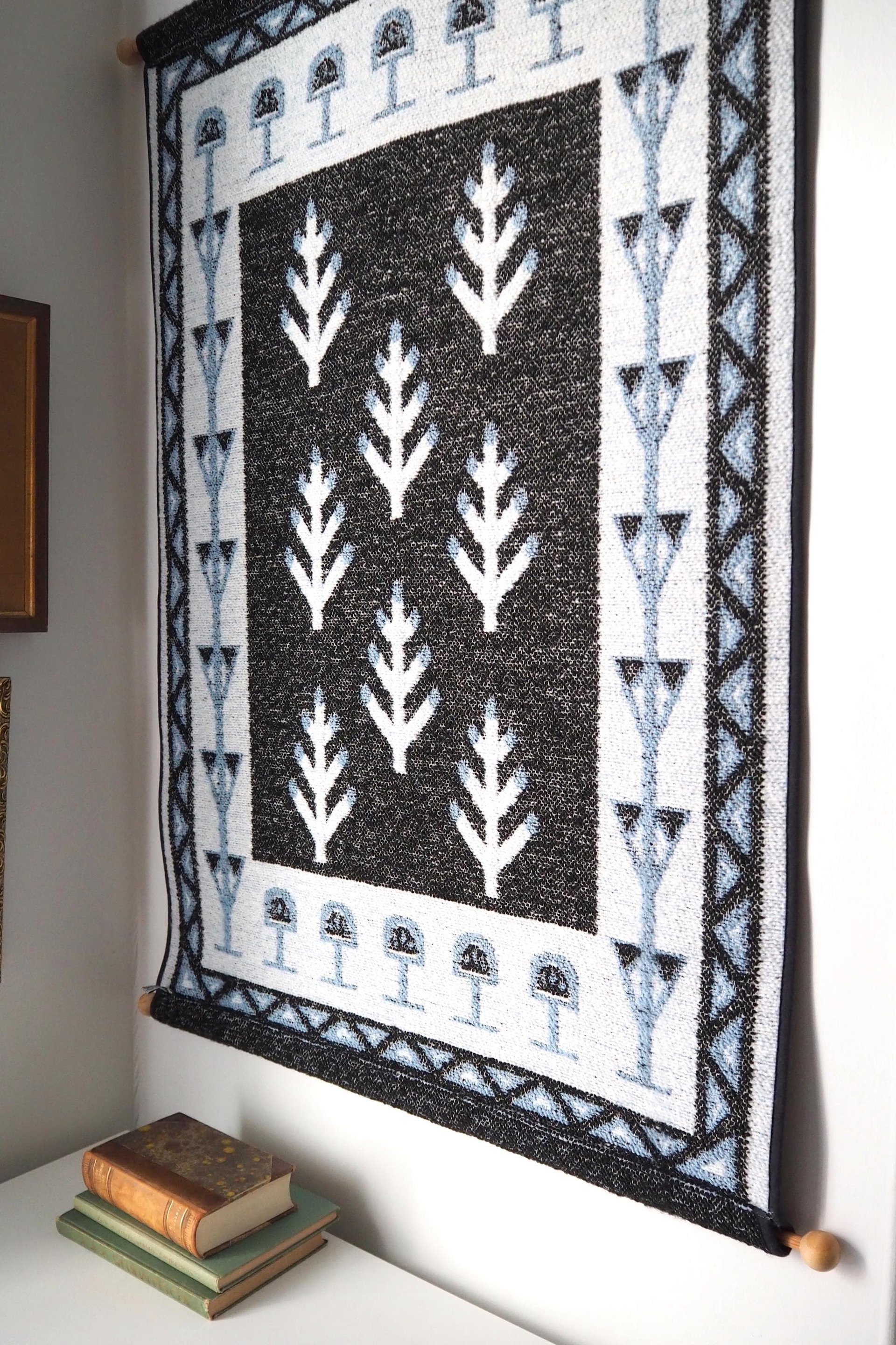 Vintage wall hanging | Large wall hanging | Scandinavian woven textile | Blue and white wall hanging