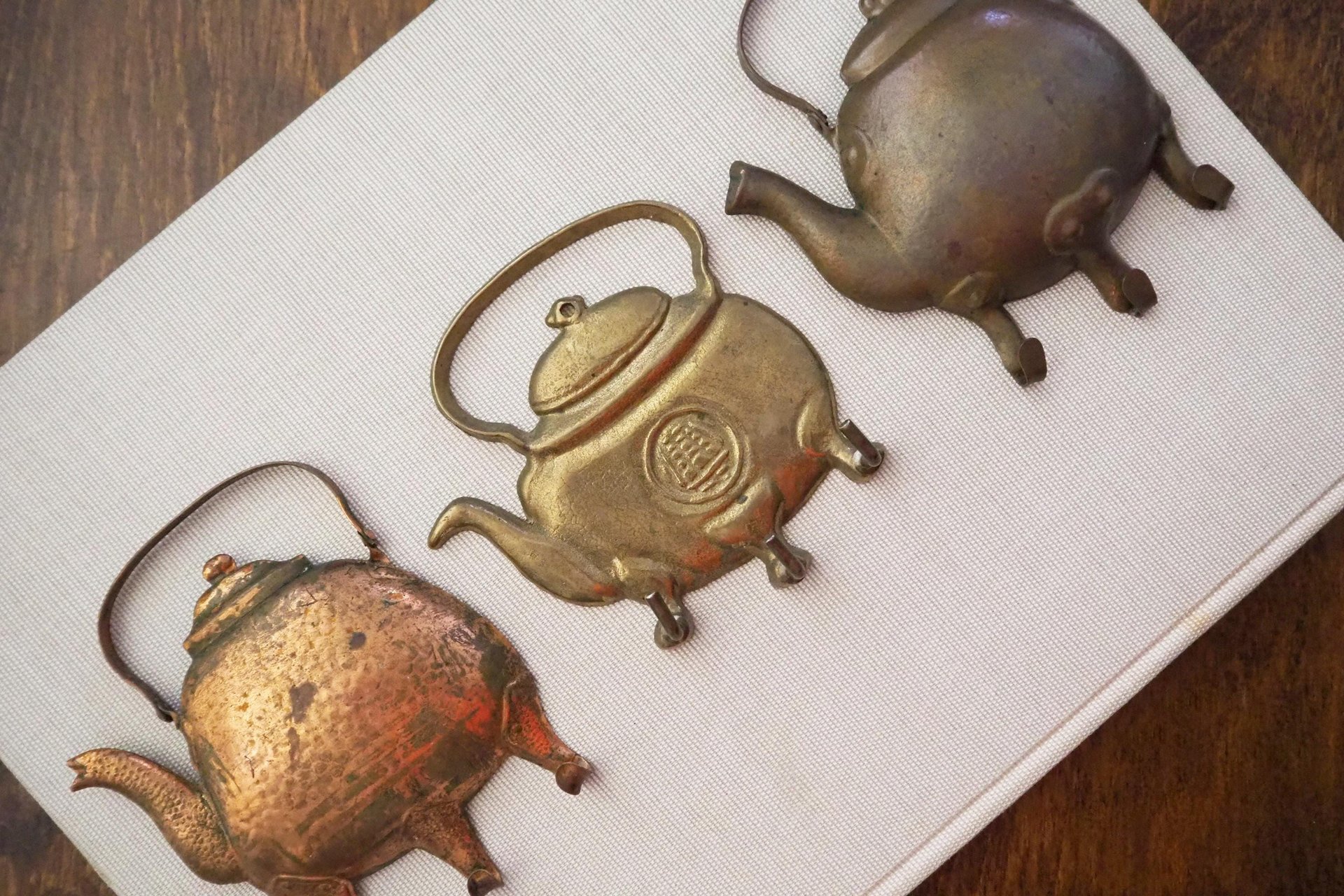 Vintage teapot wall hooks | Brass and copper wall hooks | Vintage teapot wall hooks | Kitchen wall hooks | Coffee pot wall hooks