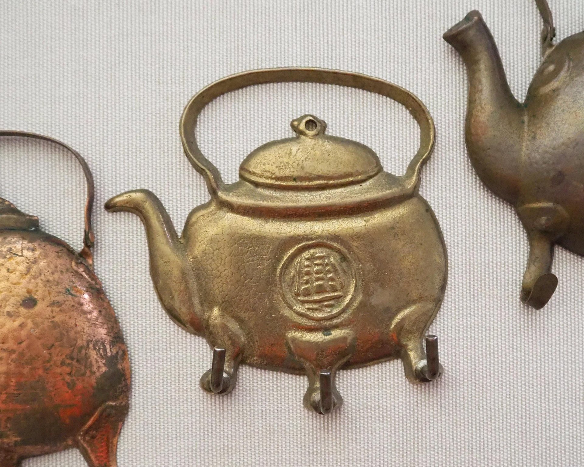 Vintage teapot wall hooks | Brass and copper wall hooks | Vintage teapot wall hooks | Kitchen wall hooks | Coffee pot wall hooks