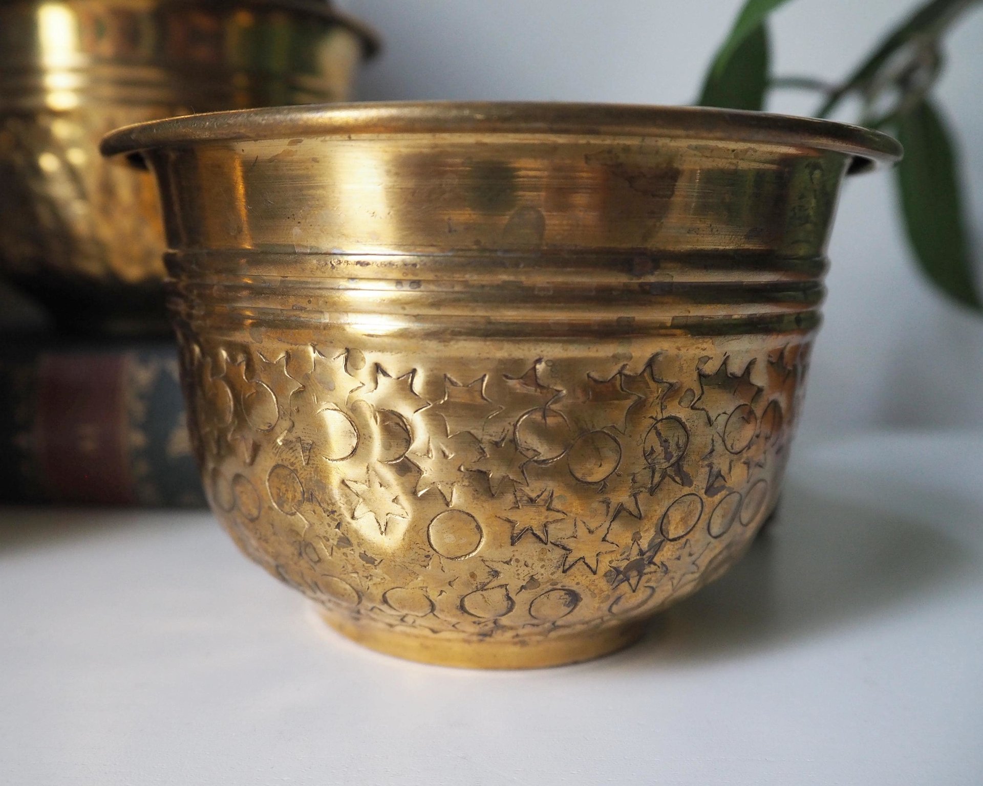 Set of four vintage planters | Small matching brass planters | Vintage brass planters | Round vintage planters | Vintage planters