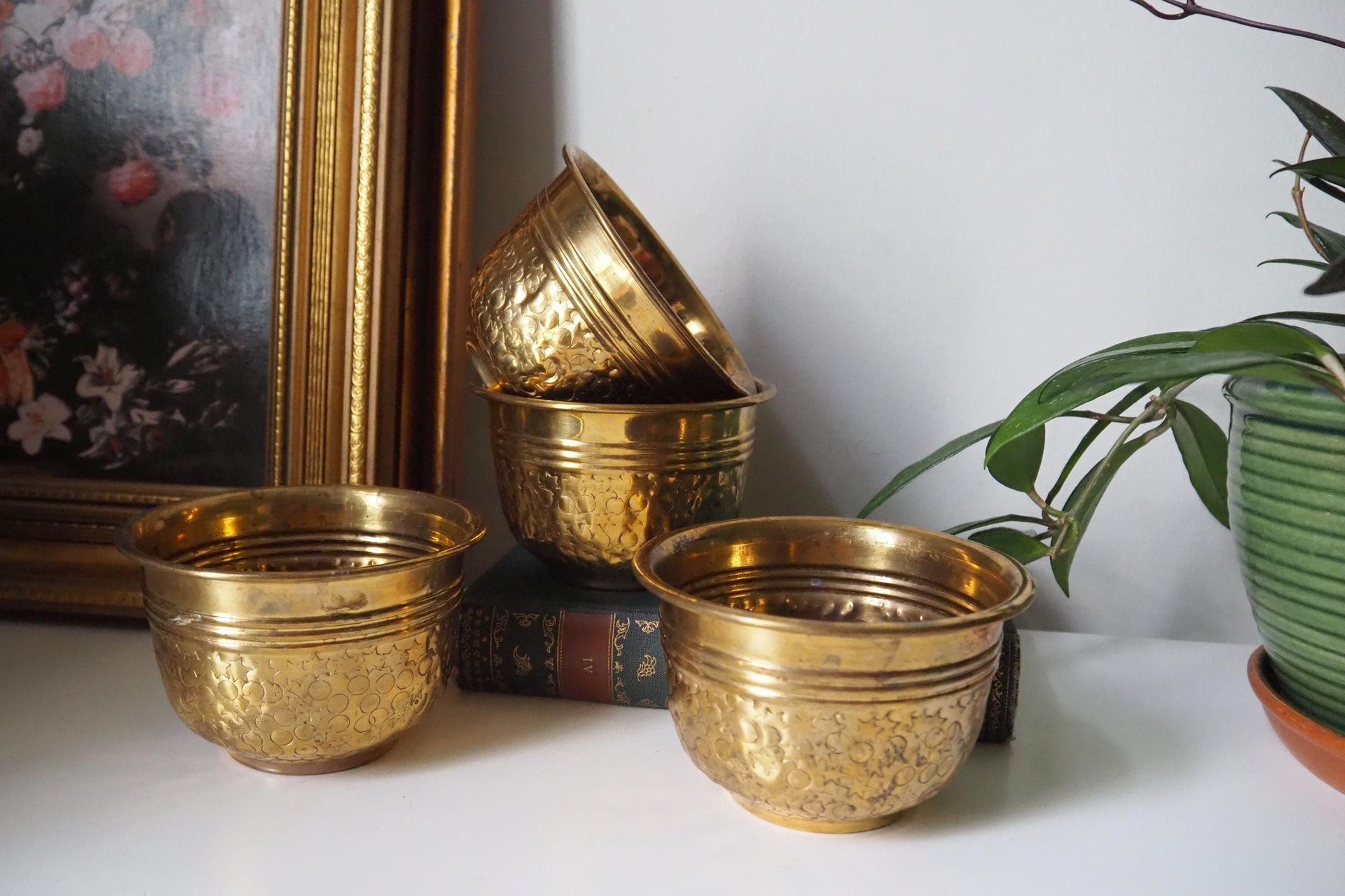 Set of four vintage planters | Small matching brass planters | Vintage brass planters | Round vintage planters | Vintage planters