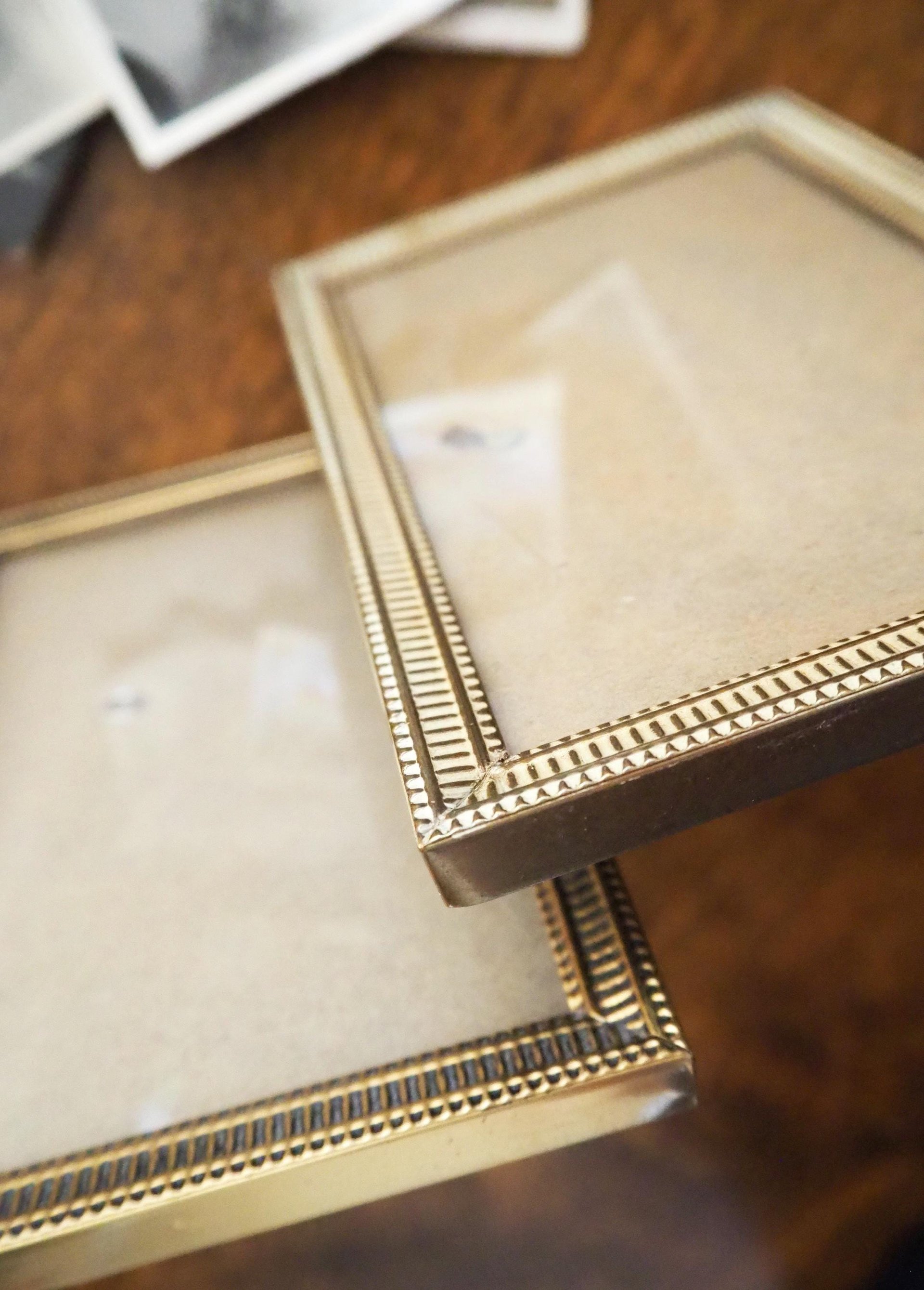 Set of two vintage brass photo frames | Brass photo frames 9x14 cm | Mismatched picture frames | Vintage brass picture frames