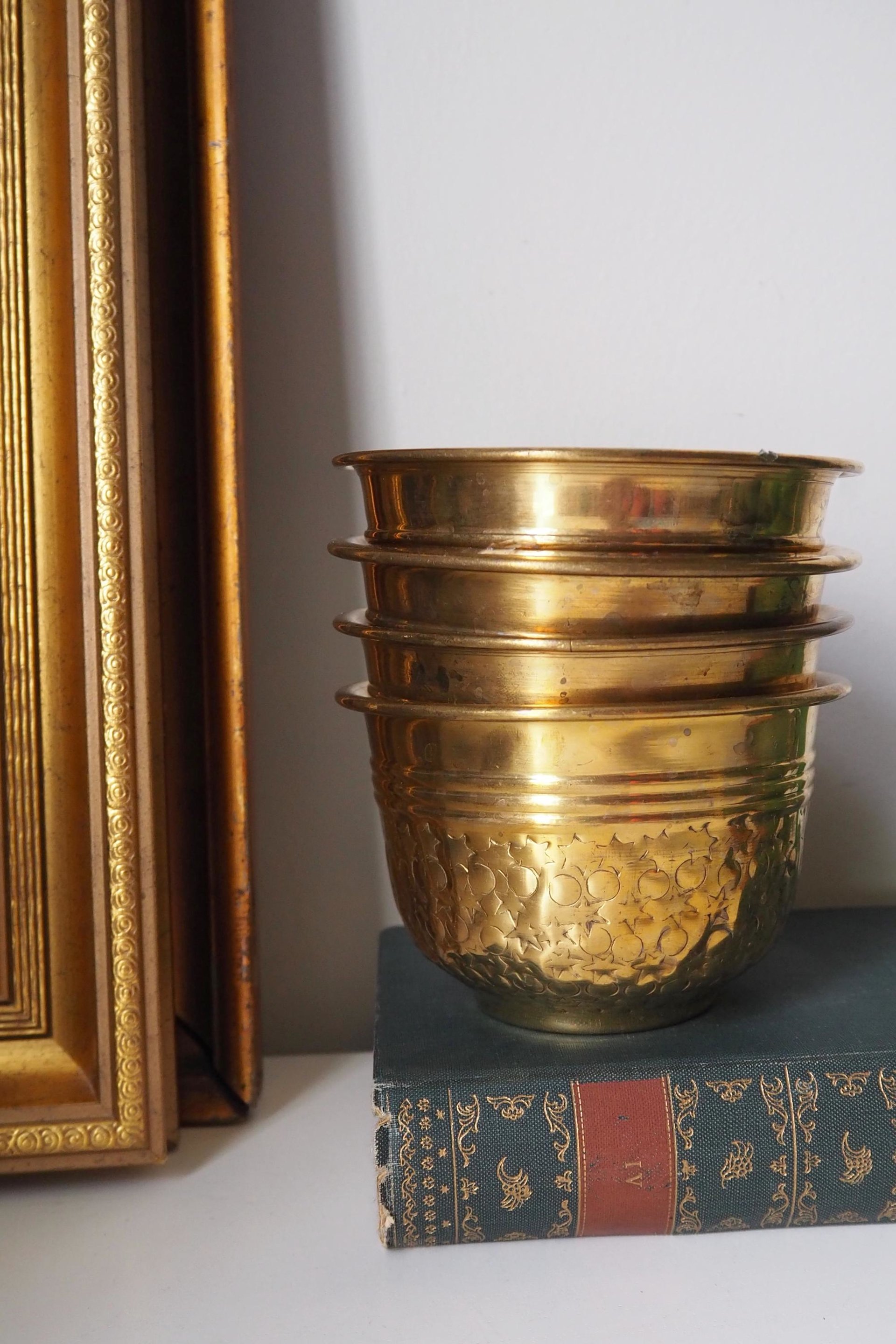 Set of four vintage planters | Small matching brass planters | Vintage brass planters | Round vintage planters | Vintage planters