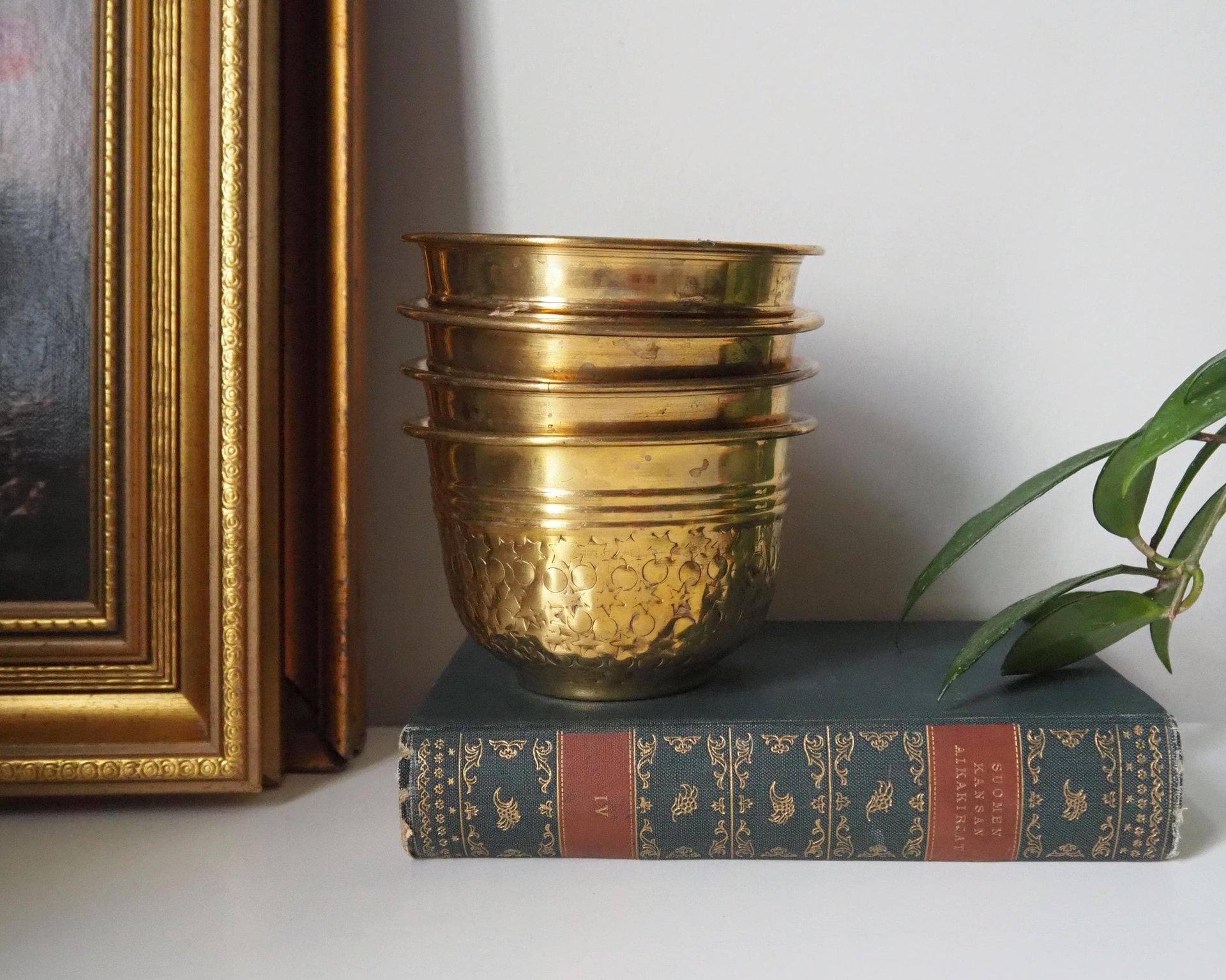 Set of four vintage planters | Small matching brass planters | Vintage brass planters | Round vintage planters | Vintage planters
