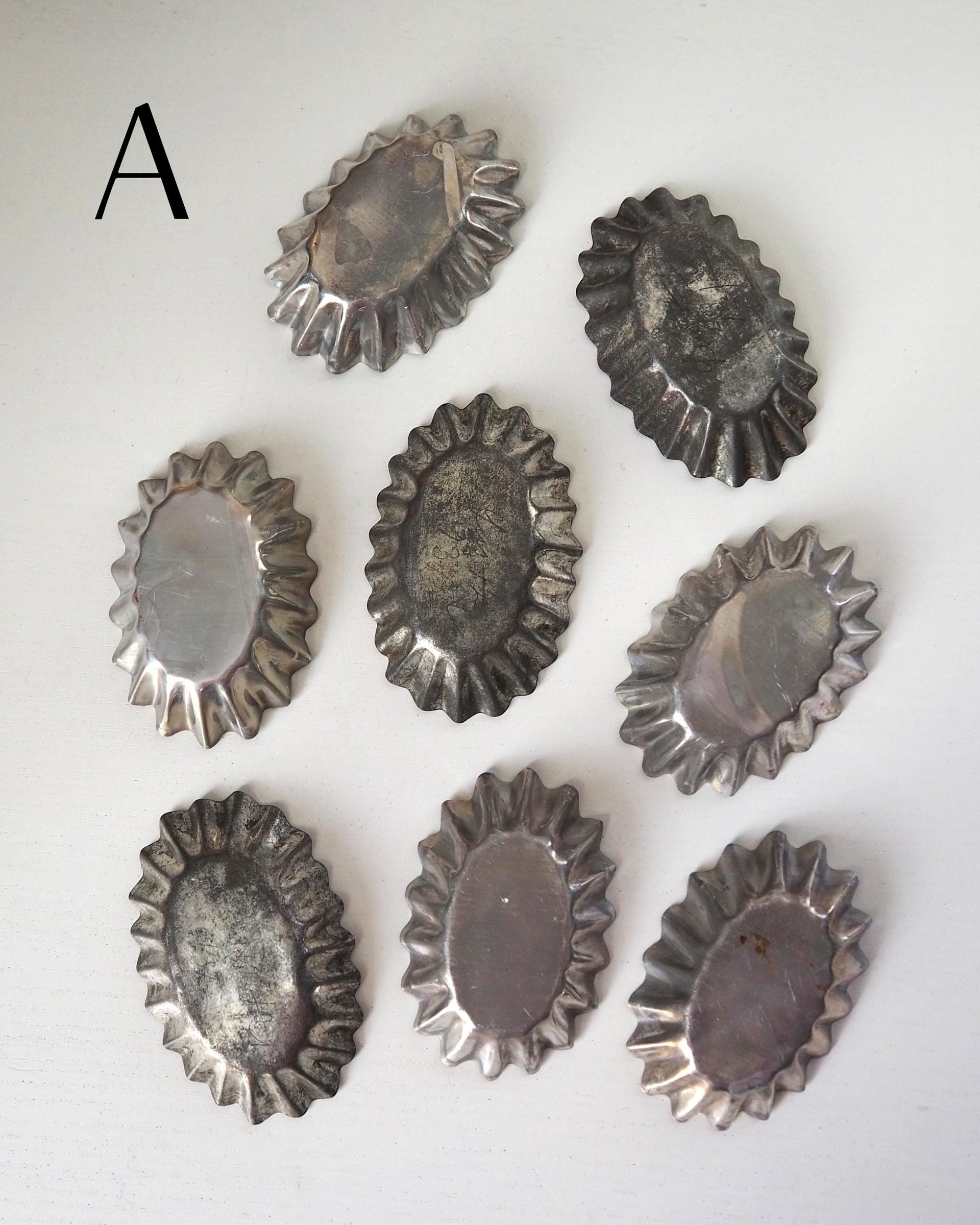 Vintage baking molds | Vintage fluted tin molds | Small pastry molds | Mismatched baking molds | Vintage tin molds | Vintage kitchen decor