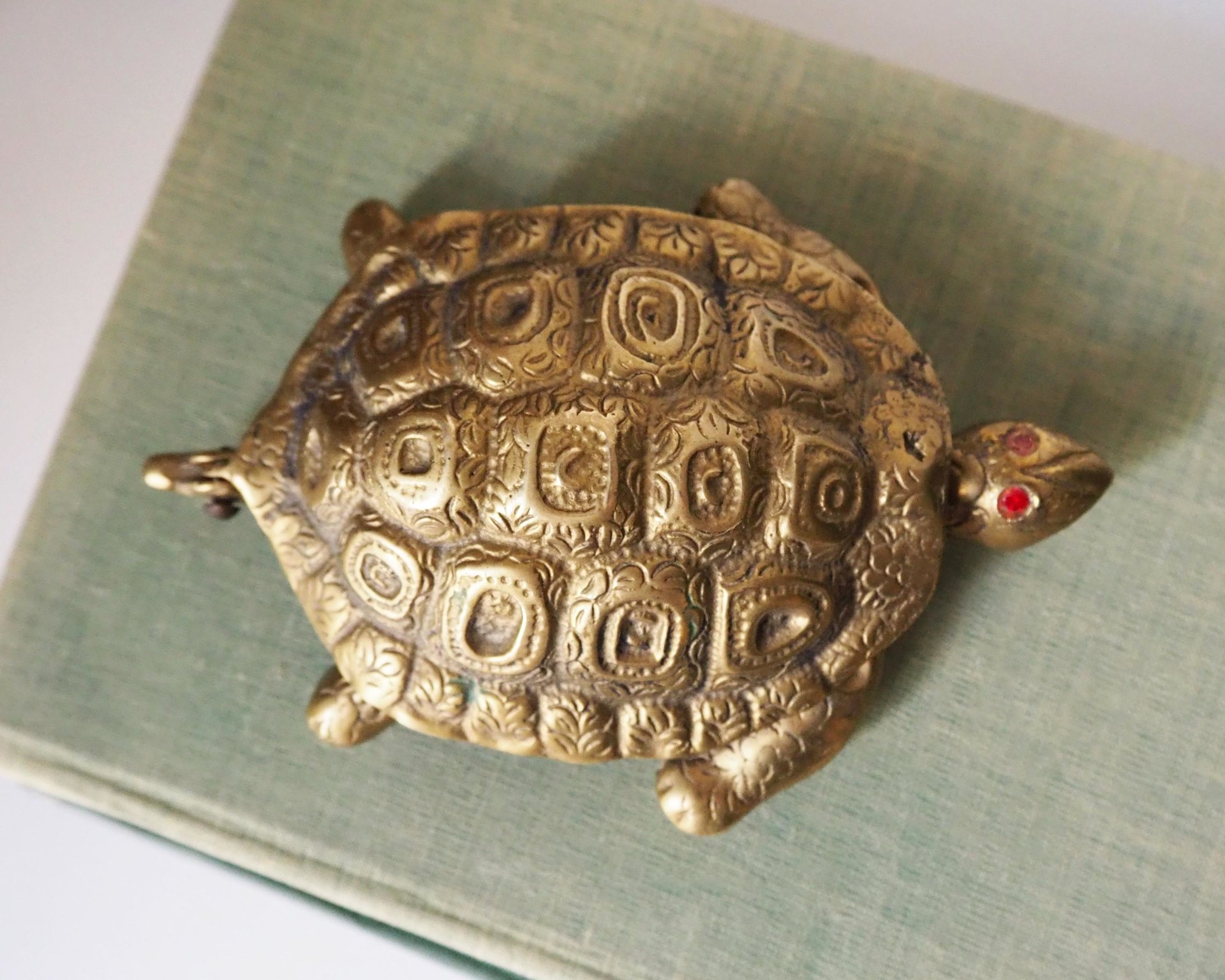 Vintage brass ashtray | Vintage turtle ashtray | Ashtray with lid | Brass turtle ashtray with lid | Vintage brass turtle ashtray