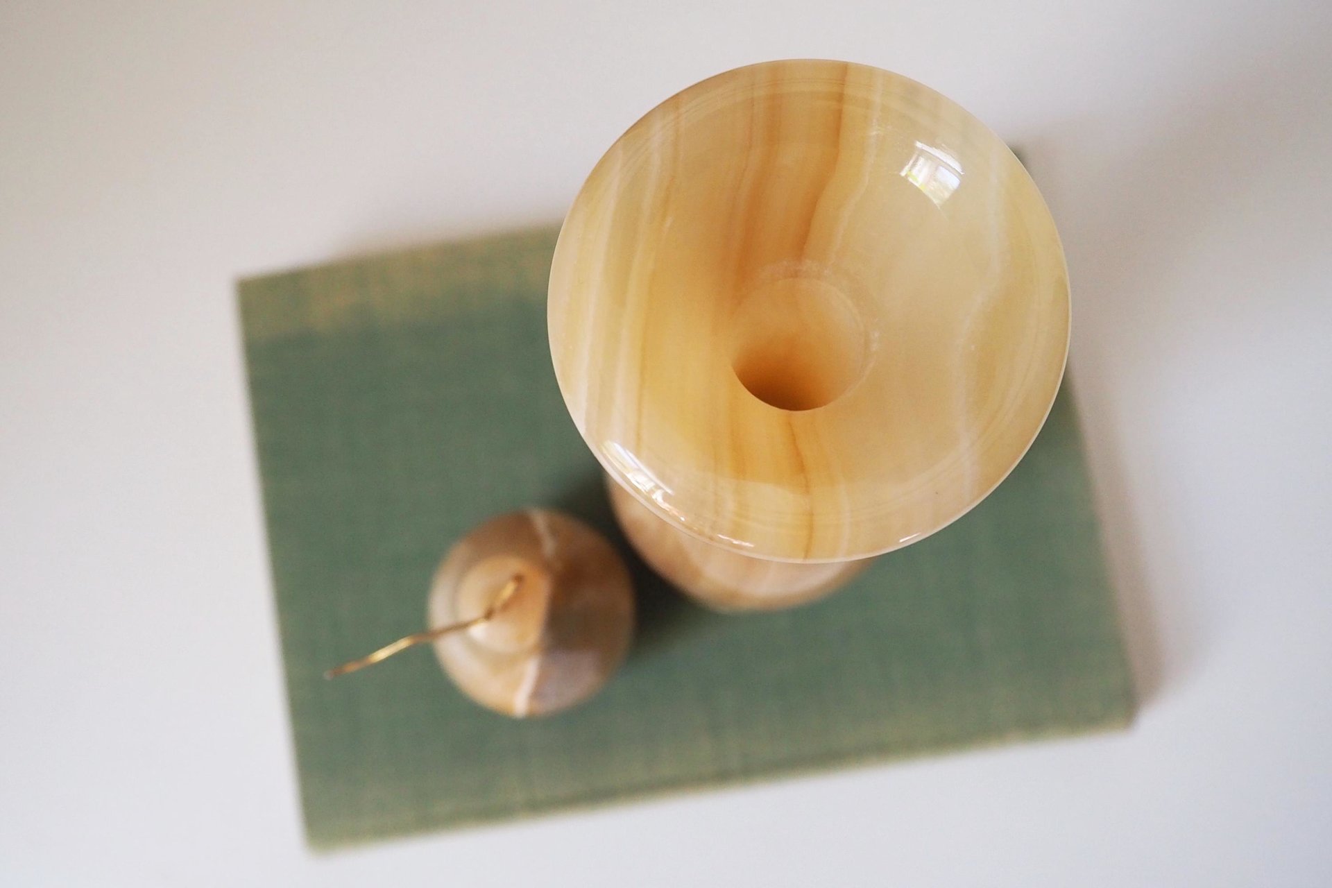 Vintage onyx marble home decor set | Onyx marble vase and pear | Vintage bud vase | Vintage single flower vase | Onyx marble home decor