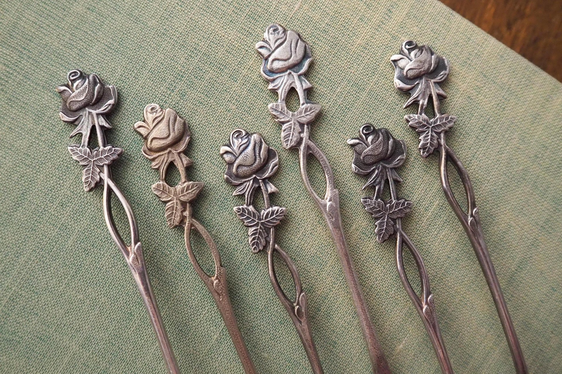 Set of six vintage teaspoons | Vintage alpacca silver teaspoons | Vintage teaspoons | Rose teaspoon set | Vintage alpacca teaspoons