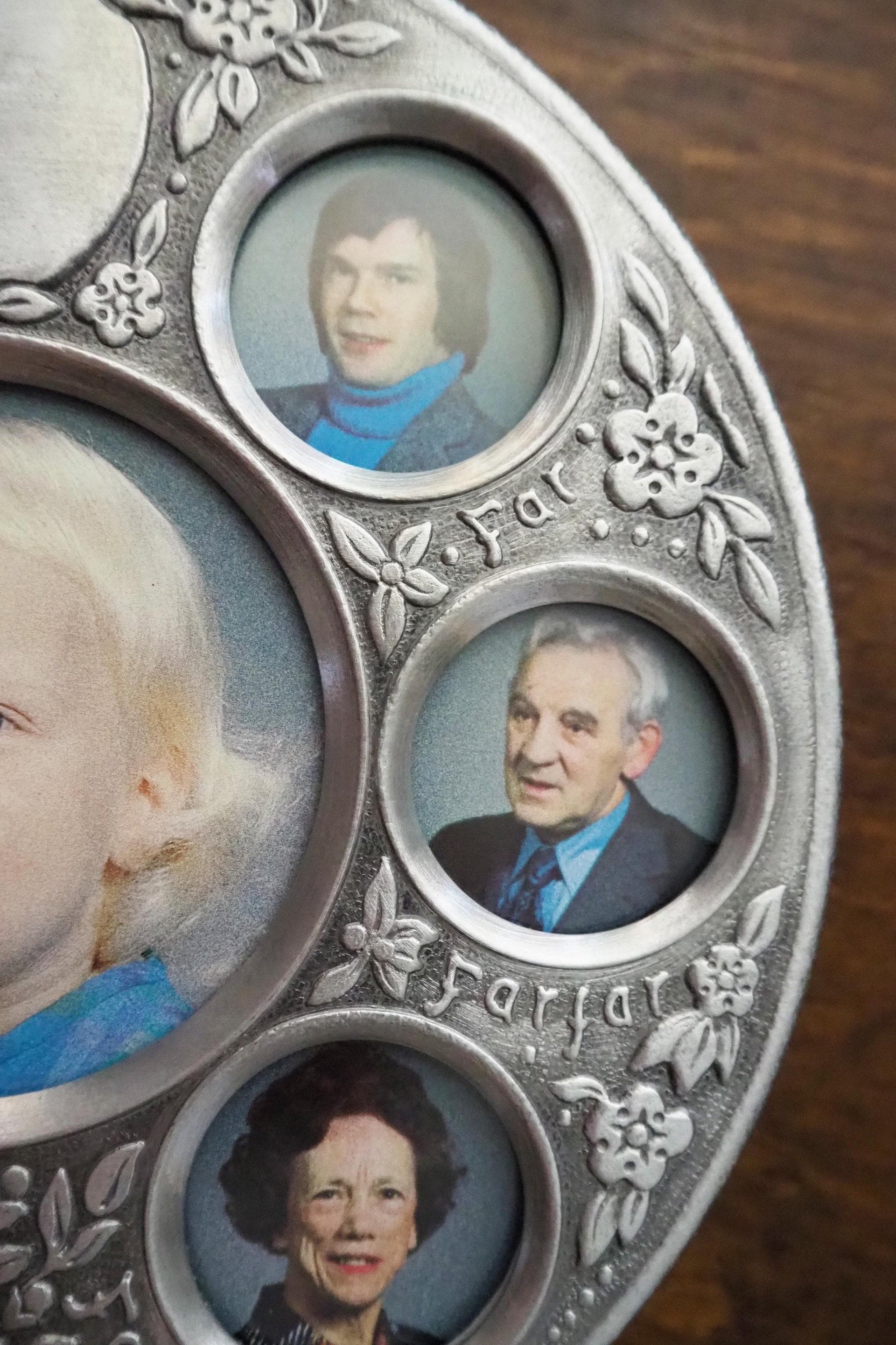 Vintage pewter photo frame | Family tree photo frame | Eik Tinn Norway photo frame | Vintage pewter photo frame | Vintage family photo frame