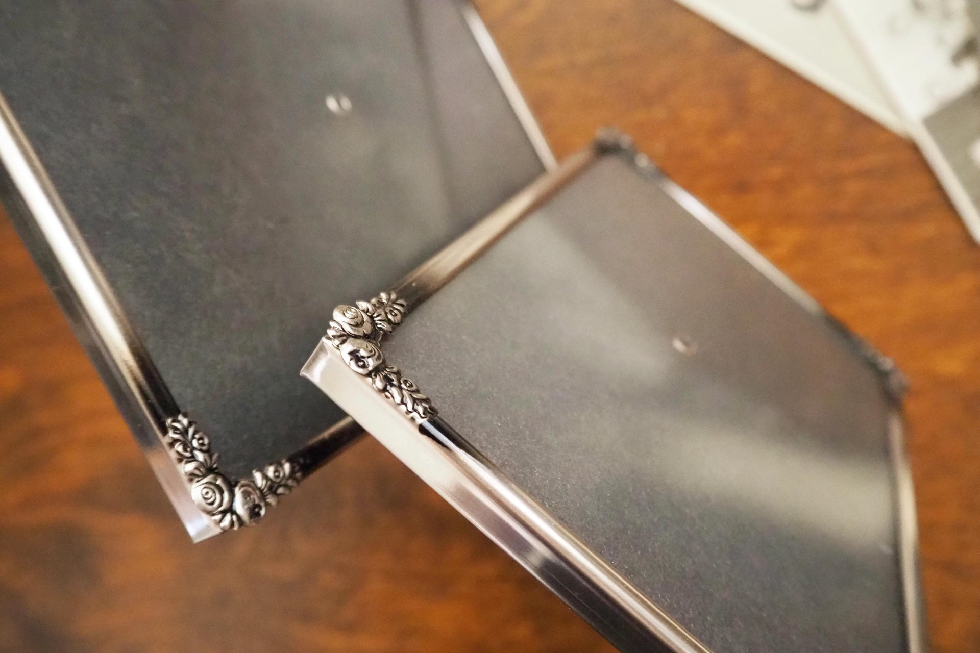 Set of two vintage silver plated photo frames | Small silver plated photo frames | Vintage picture frames | Matching frames