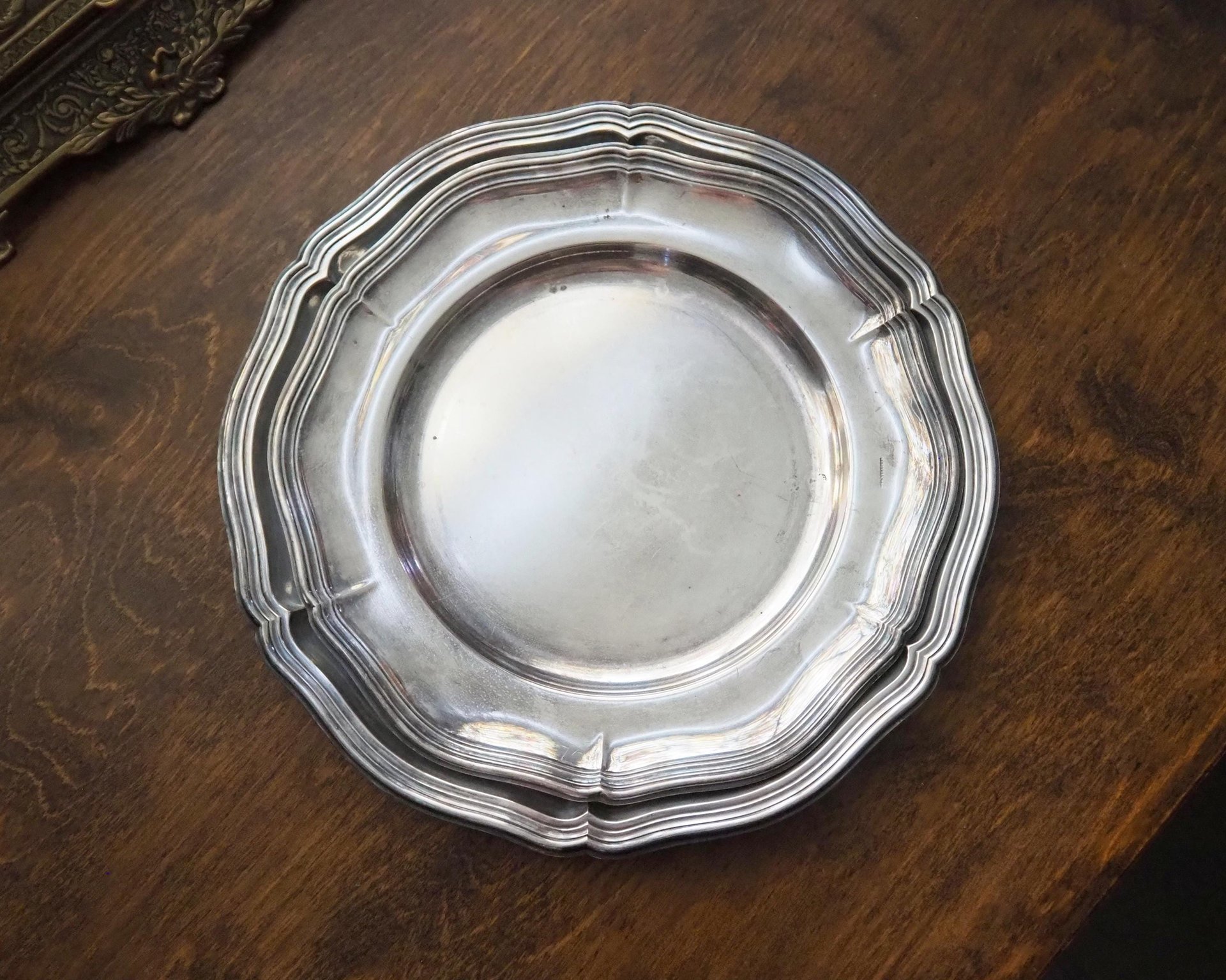 Vintage alpacca silver trays | Set of two scalloped trays | Alpacca silver platters | Vintage serving trays | Vintage scalloped trays