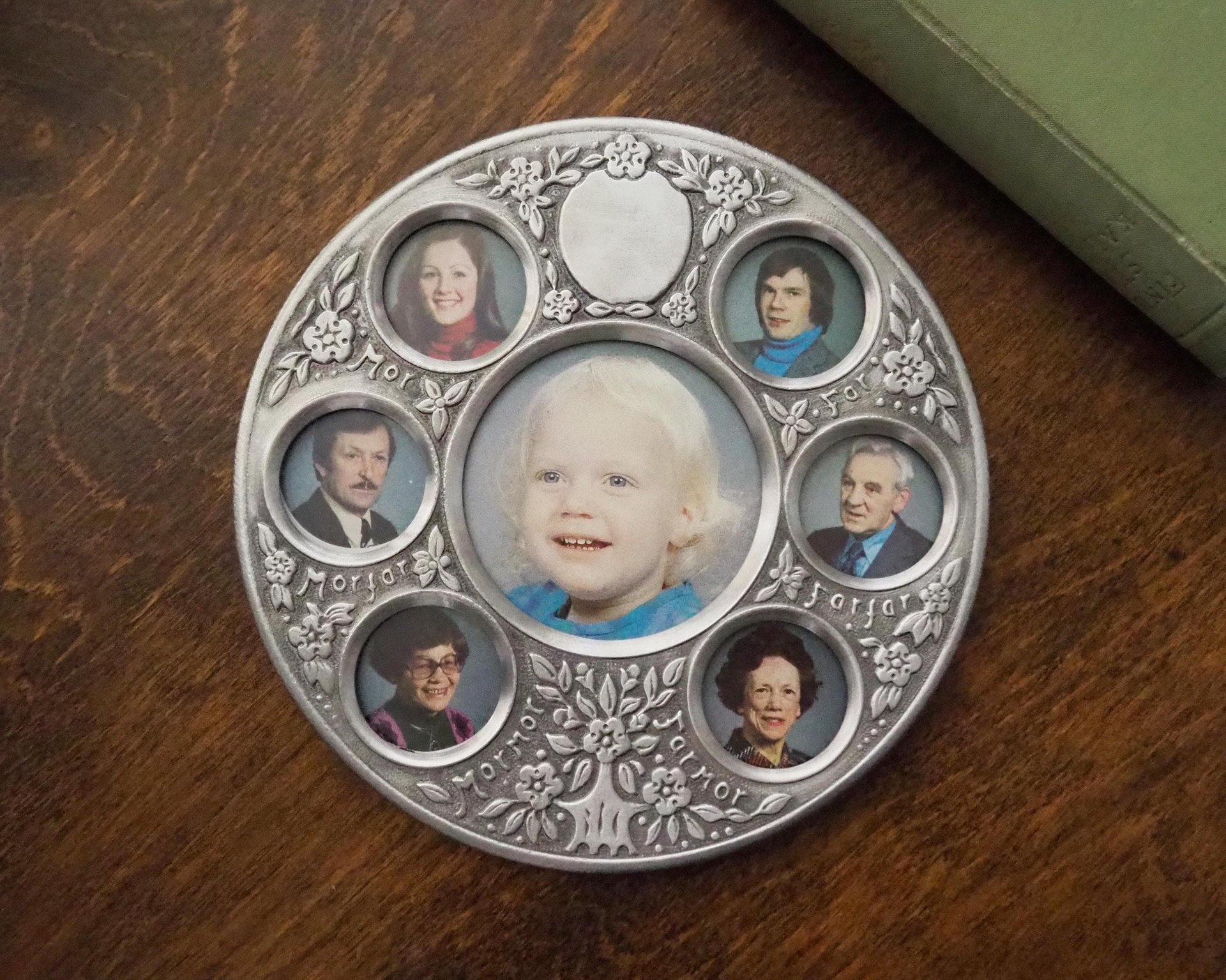 Vintage pewter photo frame | Family tree photo frame | Eik Tinn Norway photo frame | Vintage pewter photo frame | Vintage family photo frame