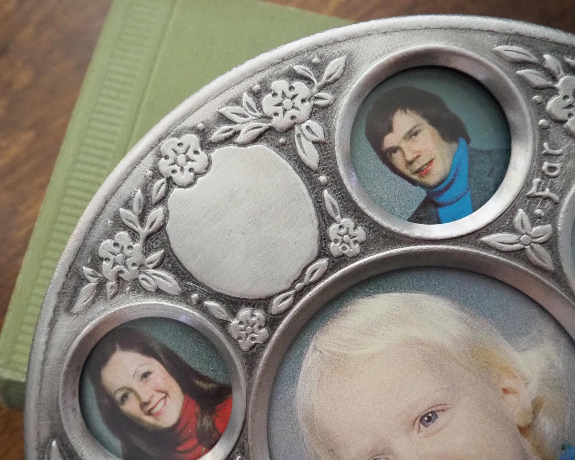 Vintage pewter photo frame | Family tree photo frame | Eik Tinn Norway photo frame | Vintage pewter photo frame | Vintage family photo frame