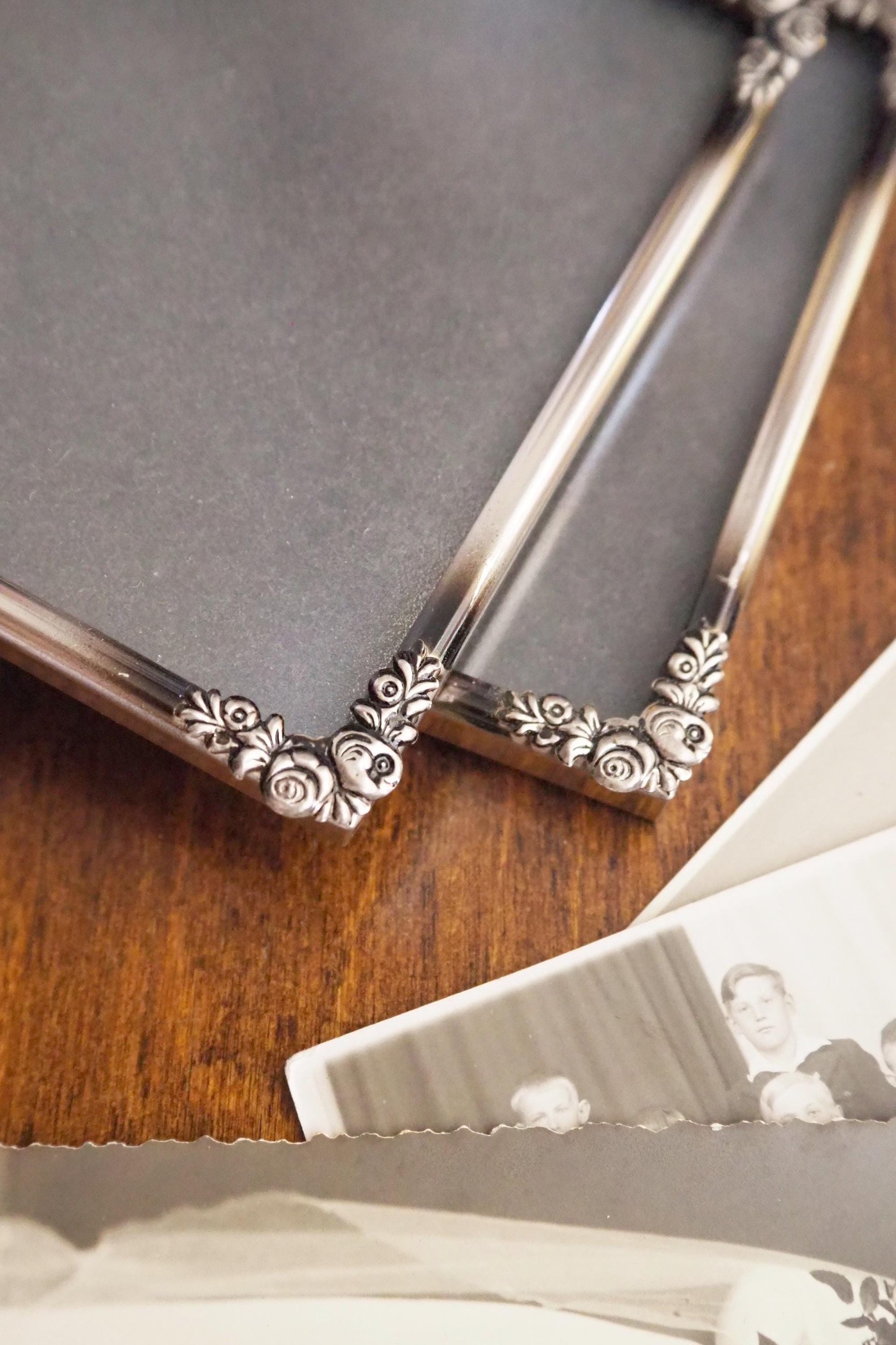 Set of two vintage silver plated photo frames | Small silver plated photo frames | Vintage picture frames | Matching frames