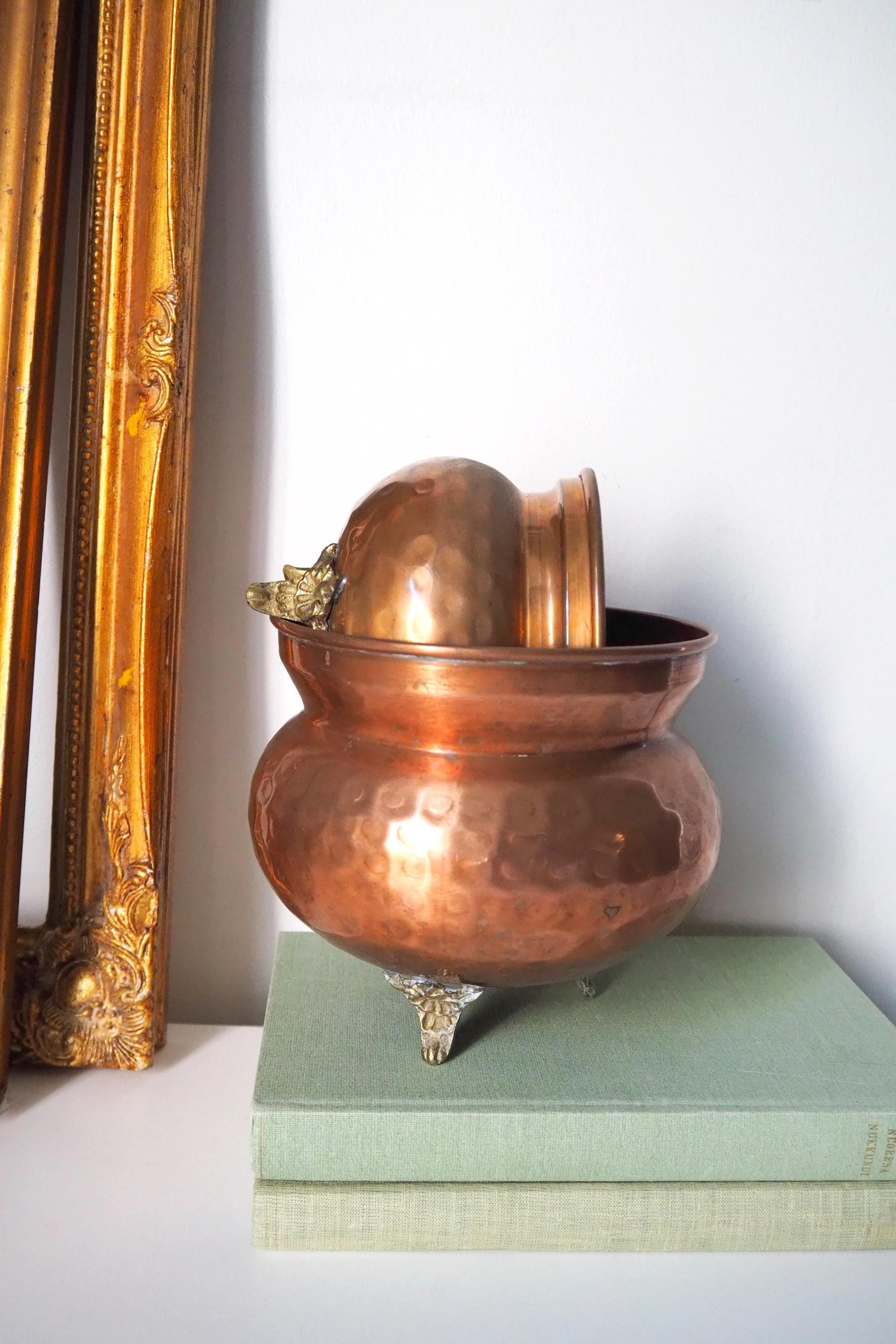 Set of two vintage copper planters | Mismatched copper planters | Small copper planters | Vintage planters with feet | Vintage planters