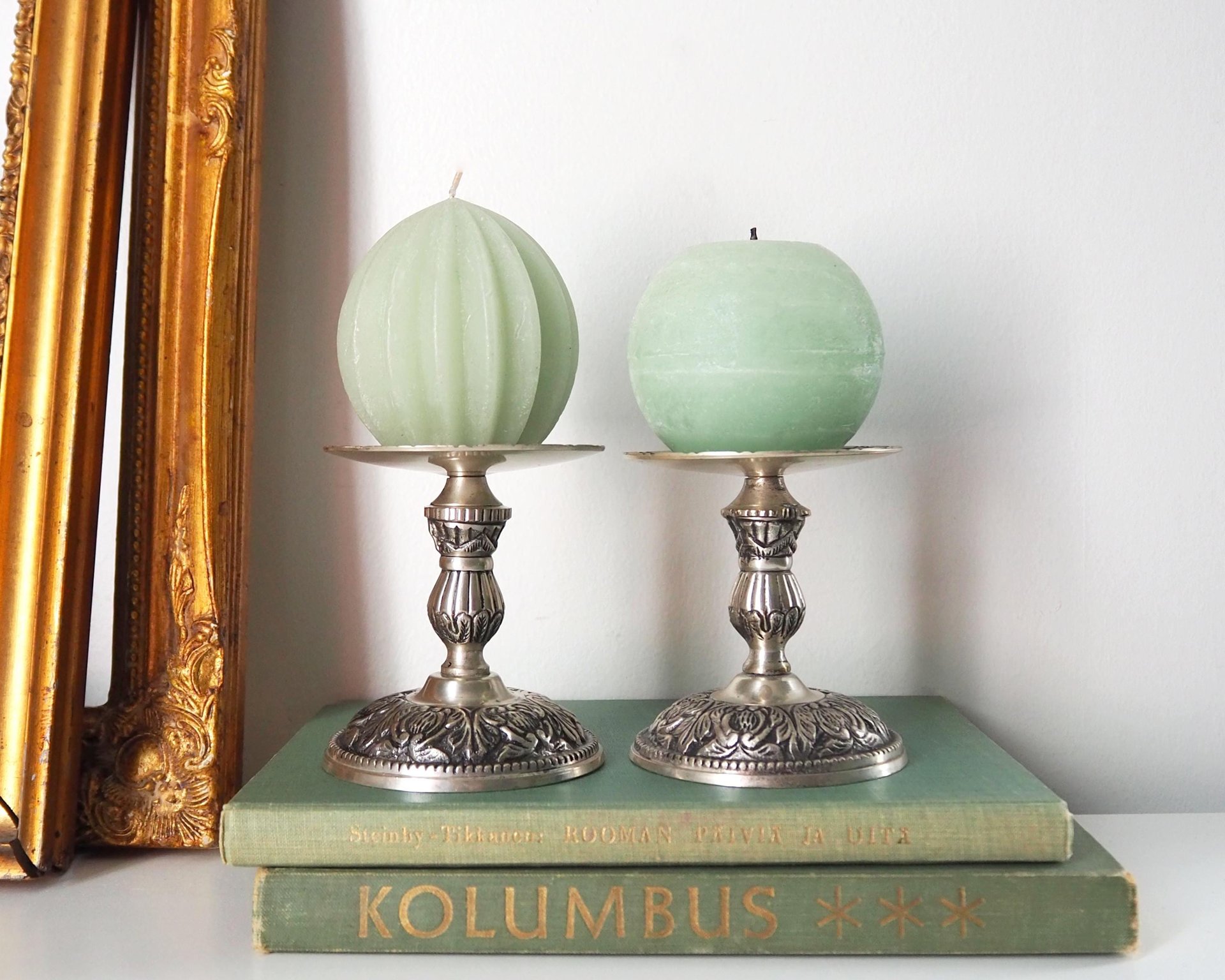 Set of two vintage candle holders | Silver tone candle holders | Matching candle holders | Vintage candle holders | Pillar candle holders