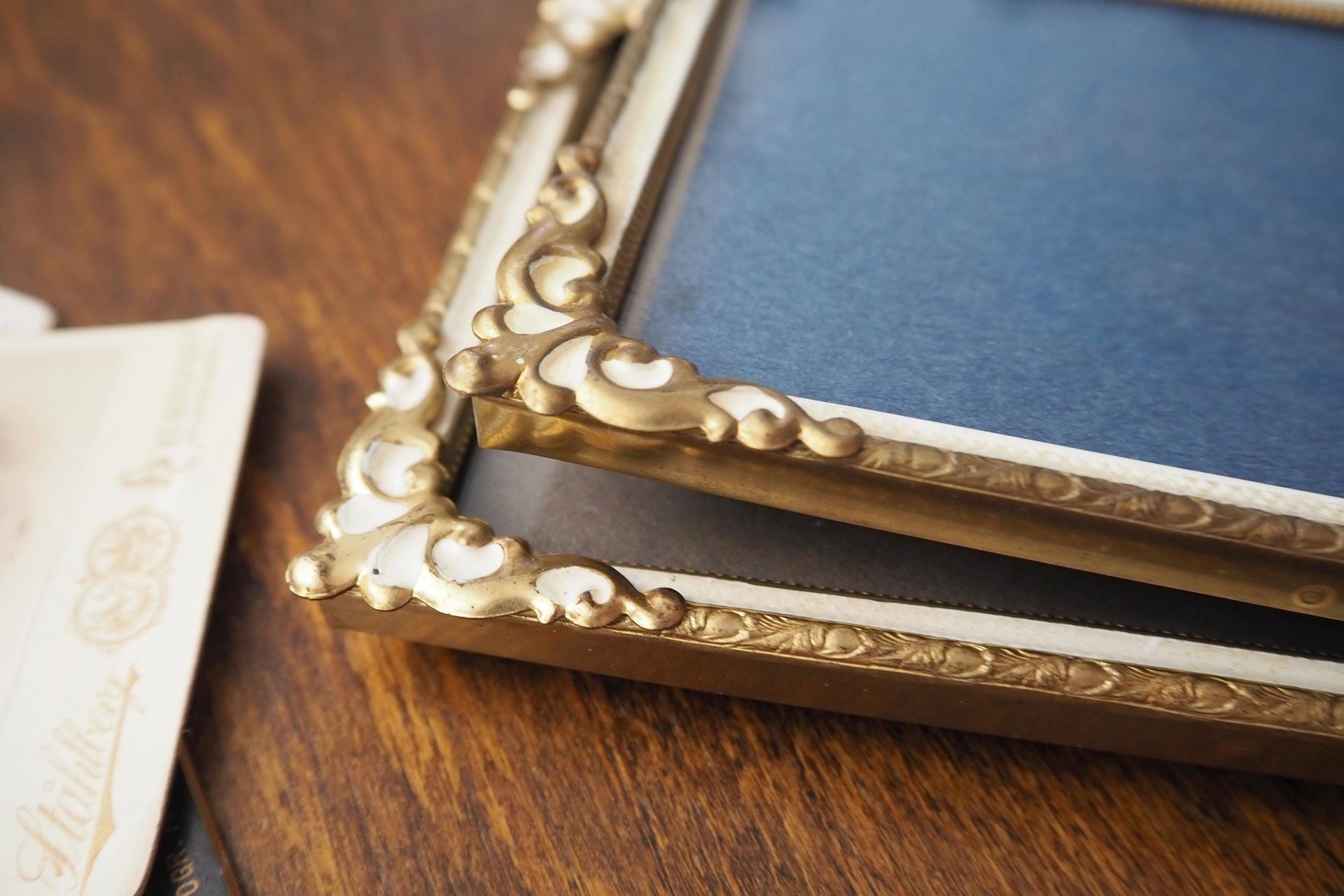 Set of two vintage photo frames | Set of two small matching vintage frames | Vintage brass picture frames | Brass and white frames