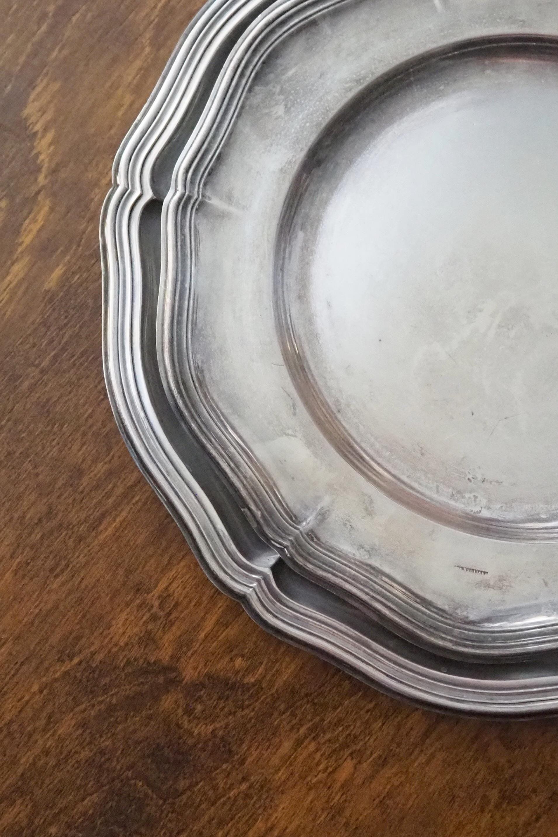 Vintage alpacca silver trays | Set of two scalloped trays | Alpacca silver platters | Vintage serving trays | Vintage scalloped trays