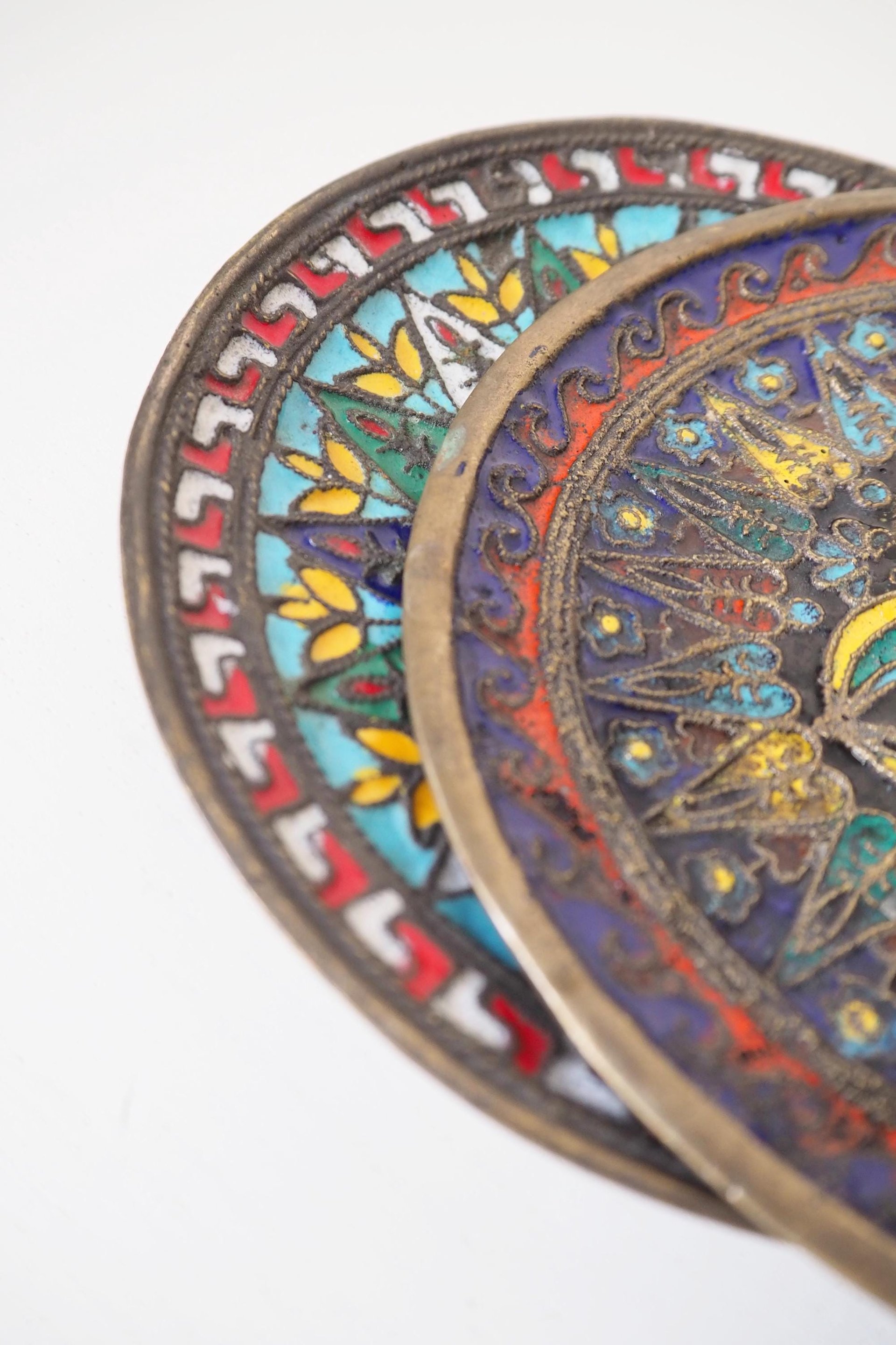 Set of two vintage wall plates | Decorative wall plates | Enamelled wall plates | Colourful vintage wall plates