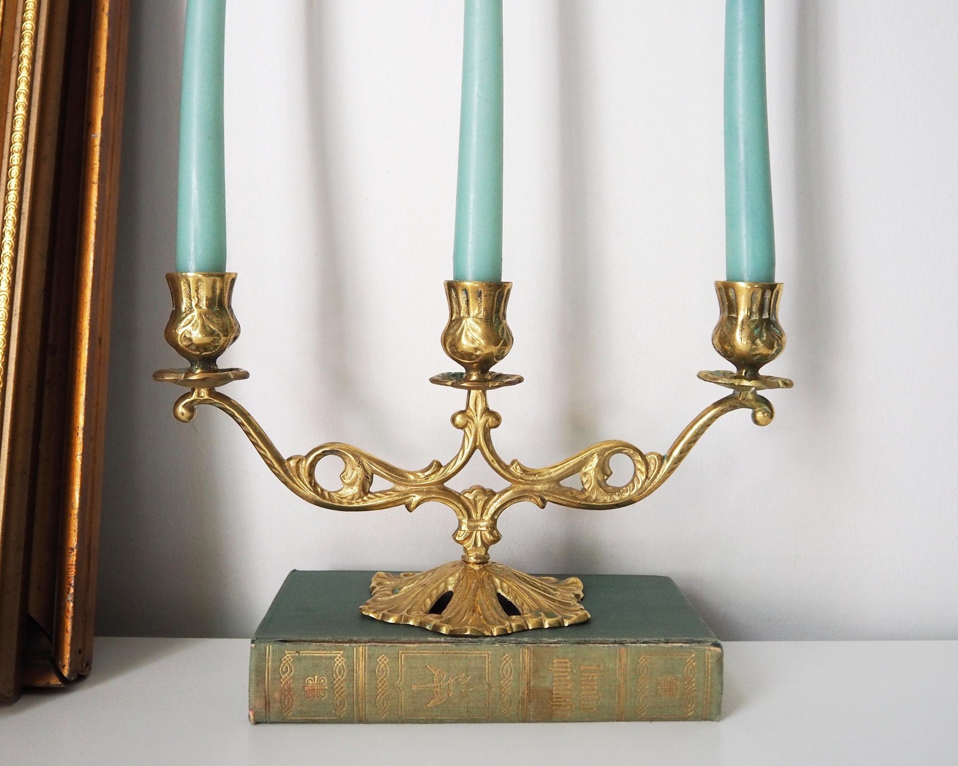 Vintage brass candelabra | Brass candelabra | Three arm brass candlestick holder | Three arm candelabra | Kupittaan Valaisin candle holder