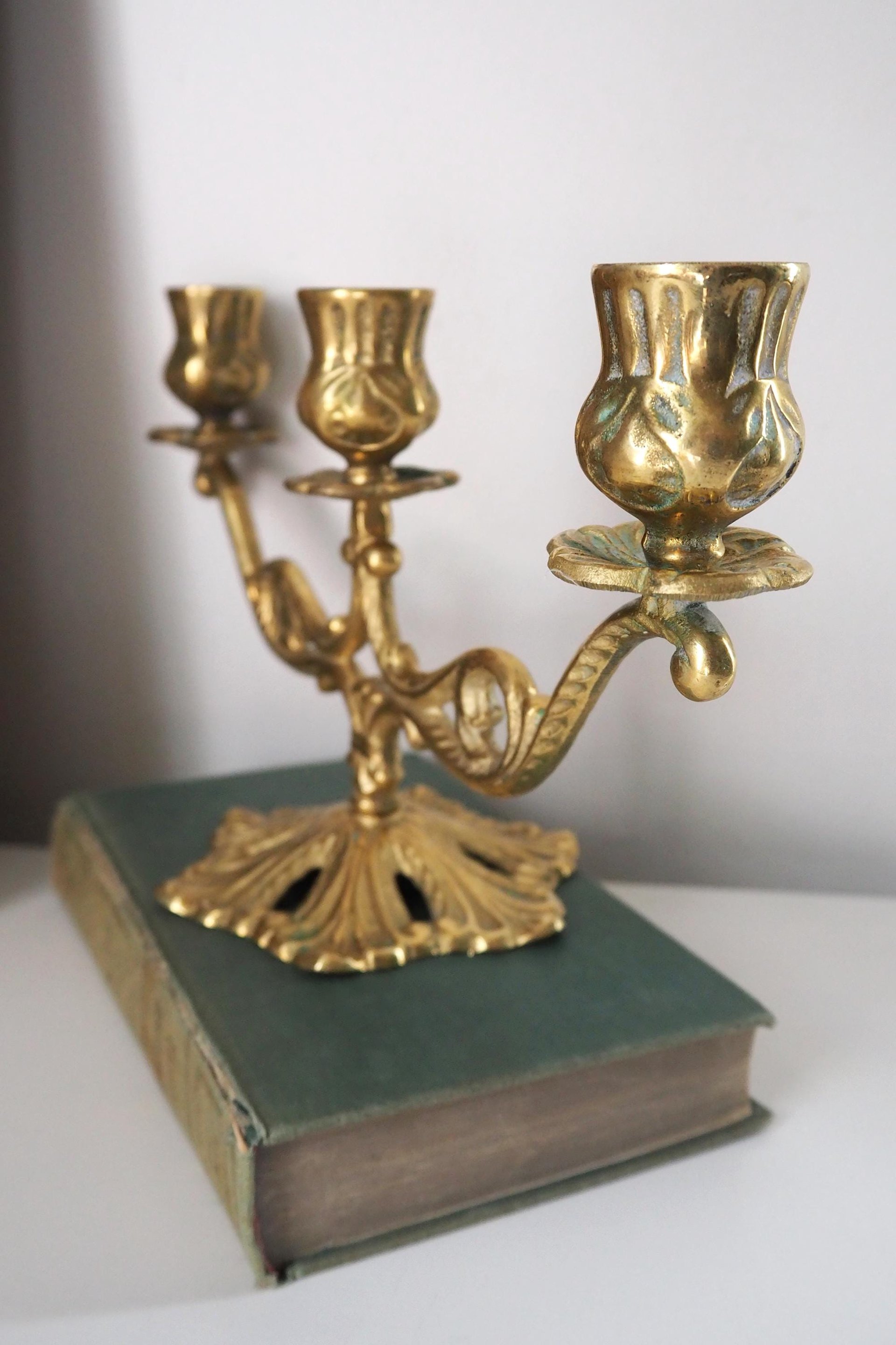 Vintage brass candelabra | Brass candelabra | Three arm brass candlestick holder | Three arm candelabra | Kupittaan Valaisin candle holder