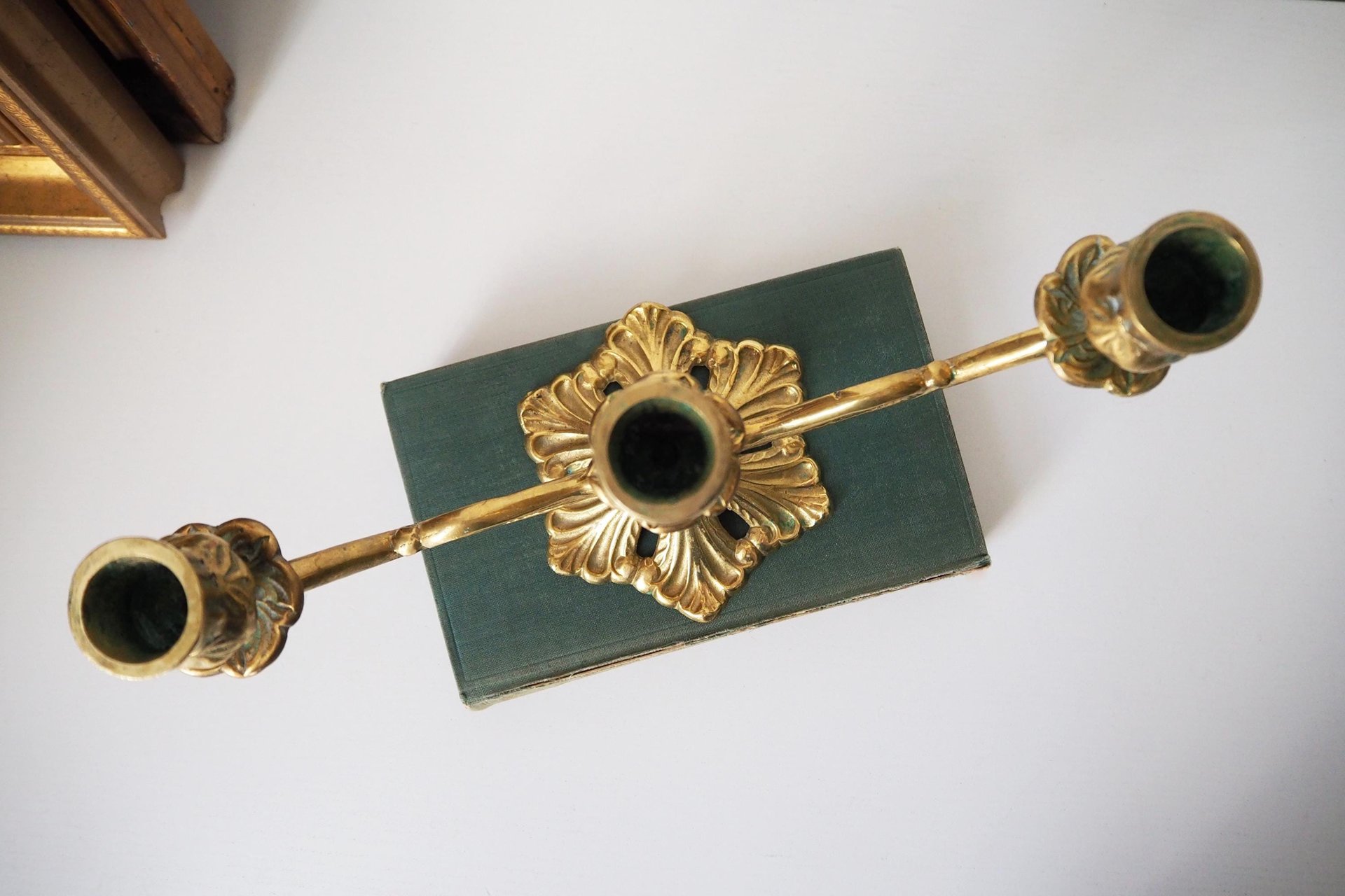 Vintage brass candelabra | Brass candelabra | Three arm brass candlestick holder | Three arm candelabra | Kupittaan Valaisin candle holder