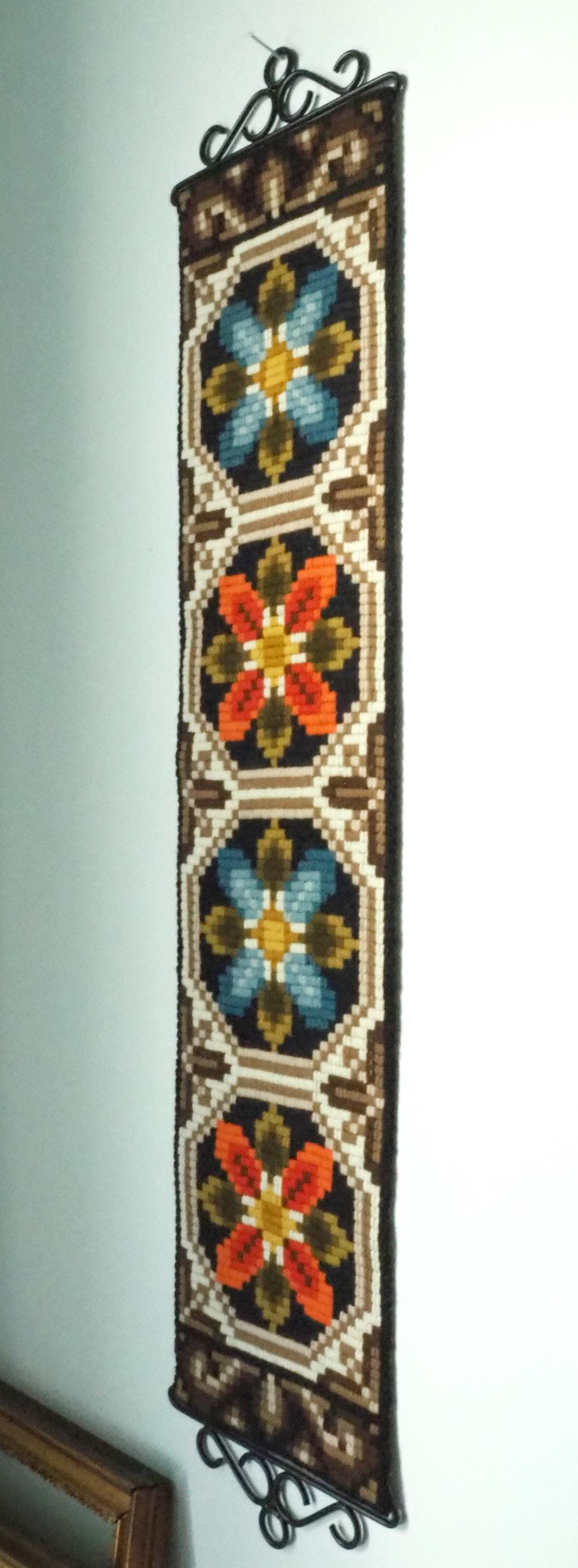 Vintage wall hanging | Small vintage wall hanging | Scandinavian woven textile | Retro wall hanging | Made in Finland