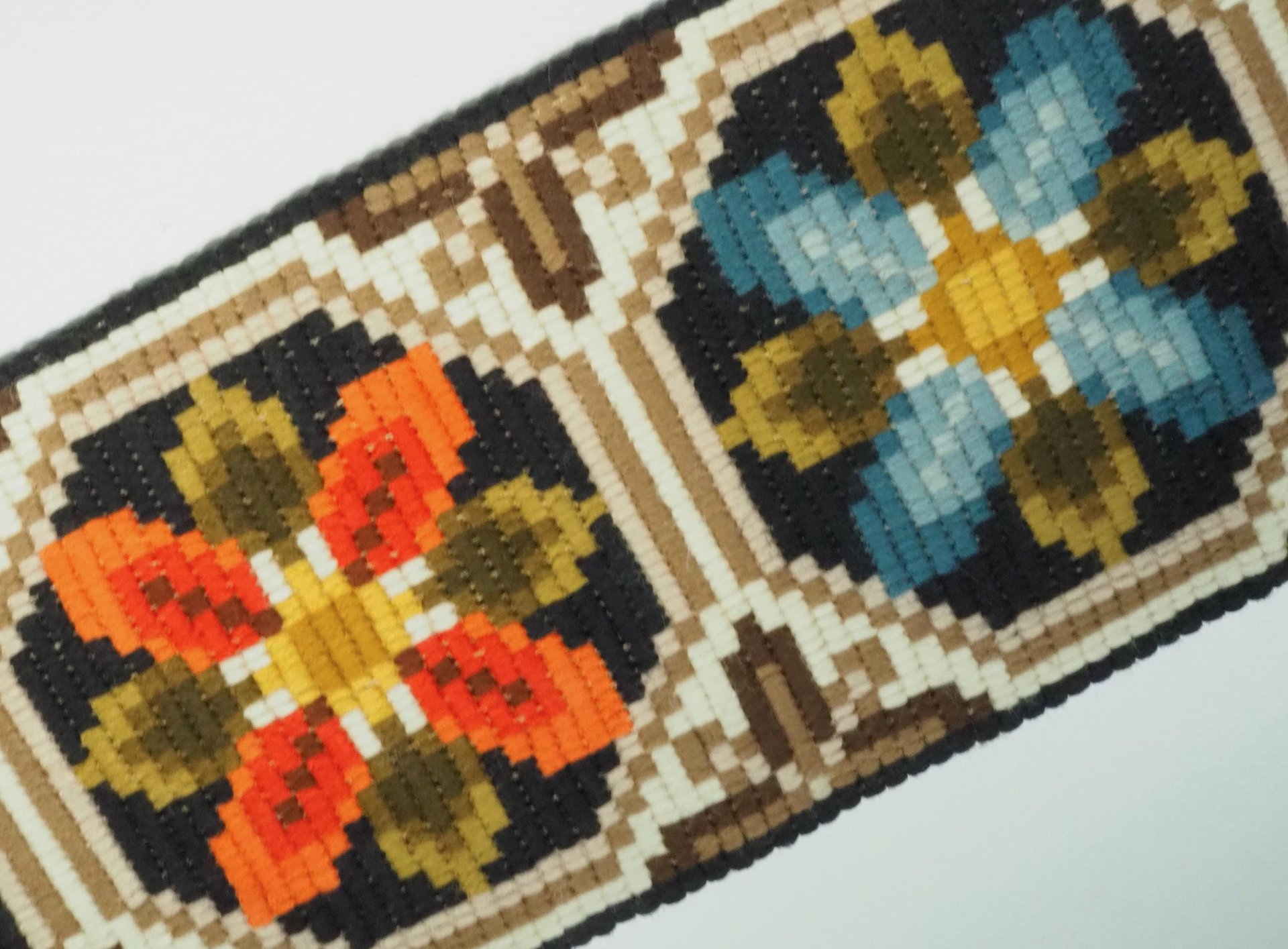 Vintage wall hanging | Small vintage wall hanging | Scandinavian woven textile | Retro wall hanging | Made in Finland