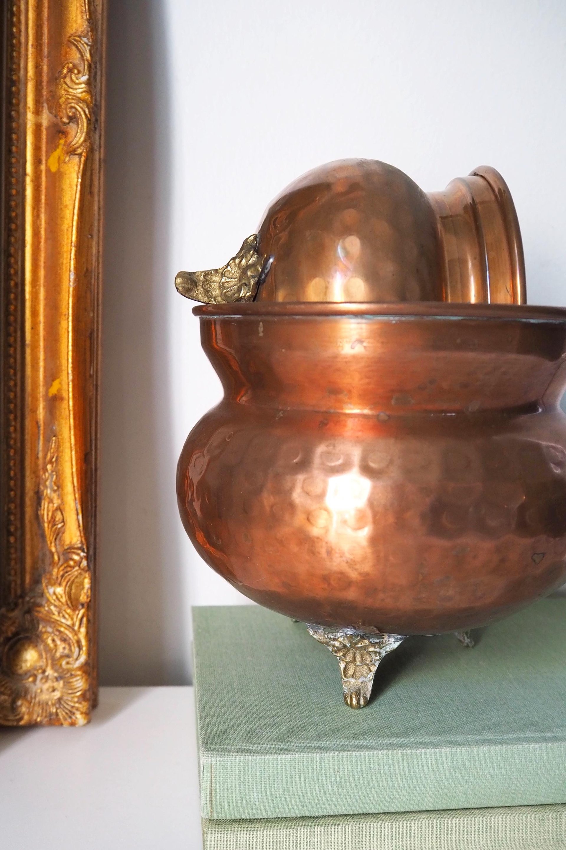 Set of two vintage copper planters | Mismatched copper planters | Small copper planters | Vintage planters with feet | Vintage planters